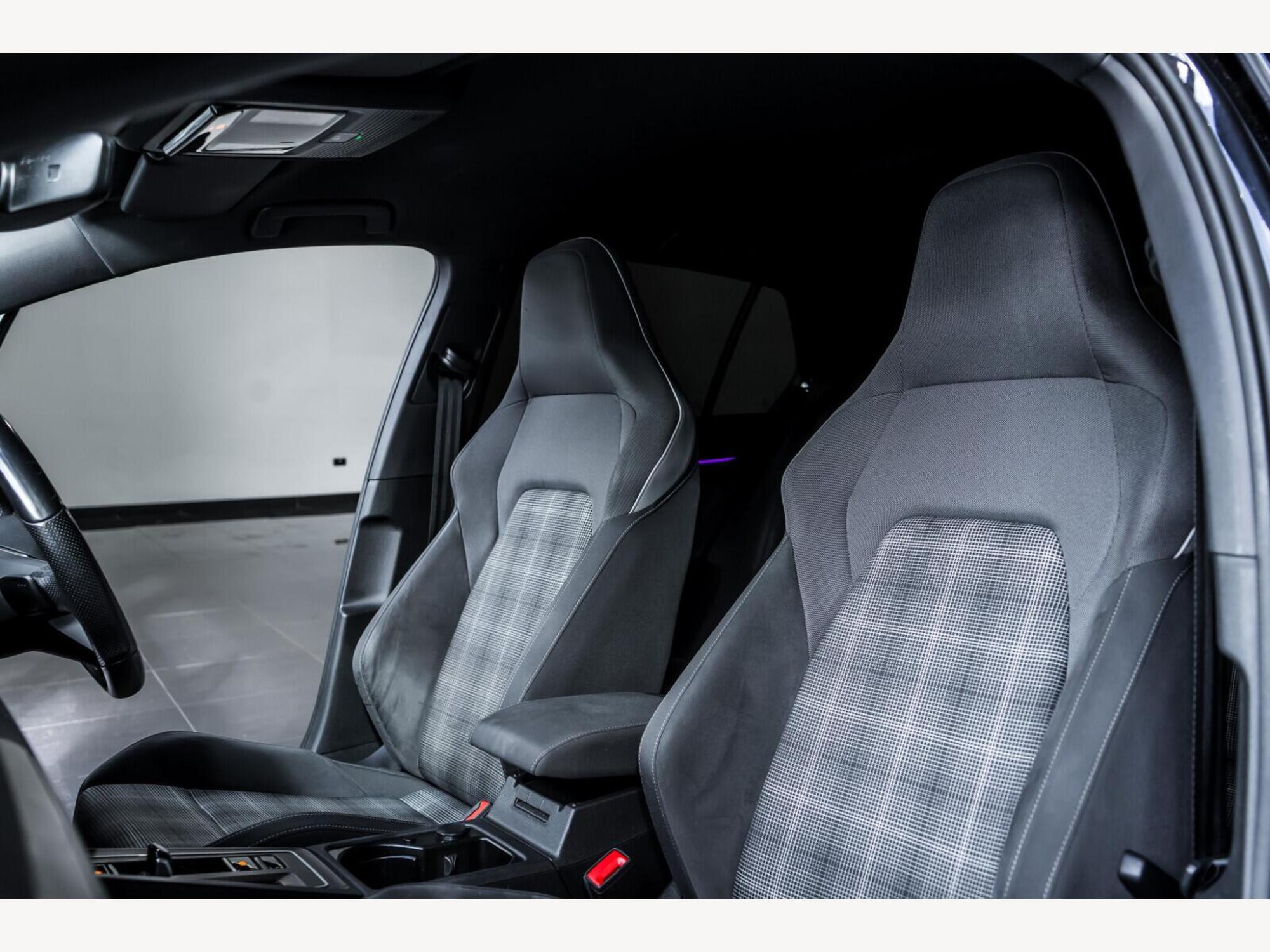 2021 Volkswagen Golf image 11