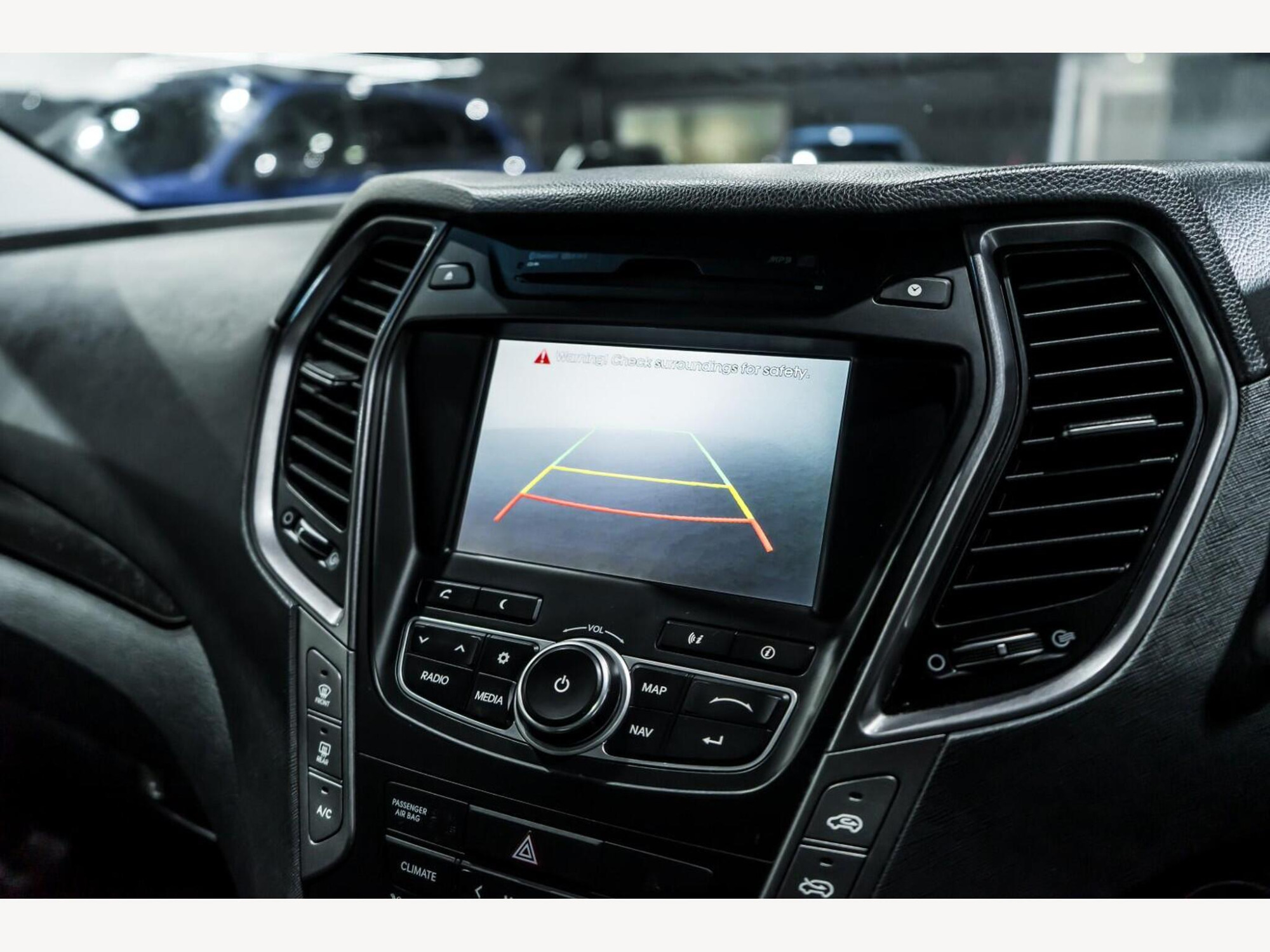 2015 Hyundai SANTA FE image 12