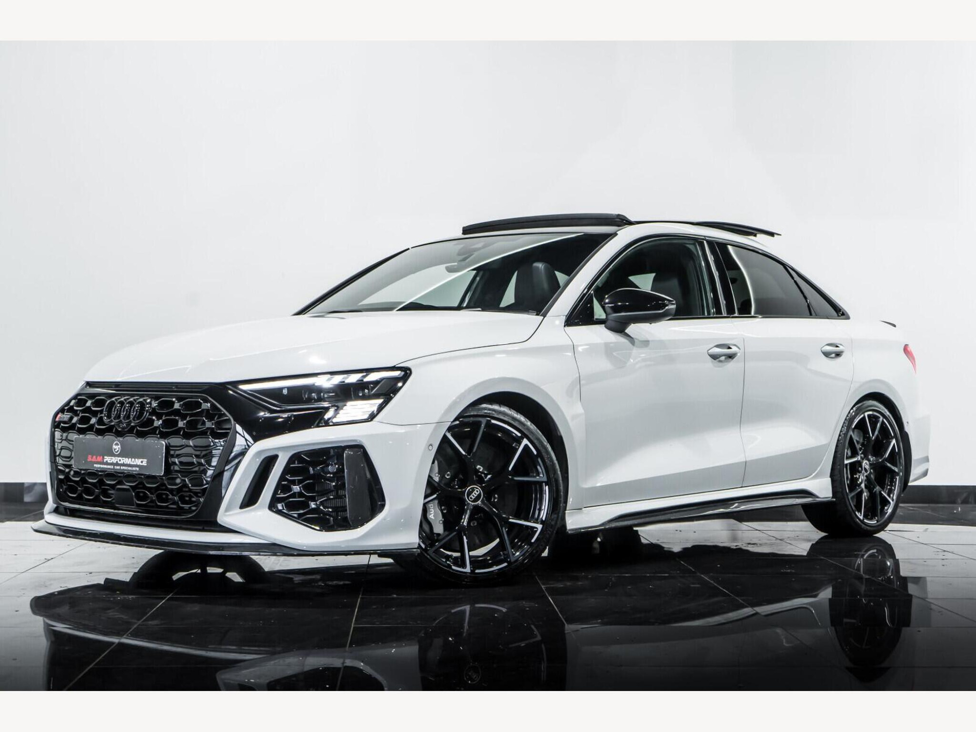 2022 Audi RS3 image 2