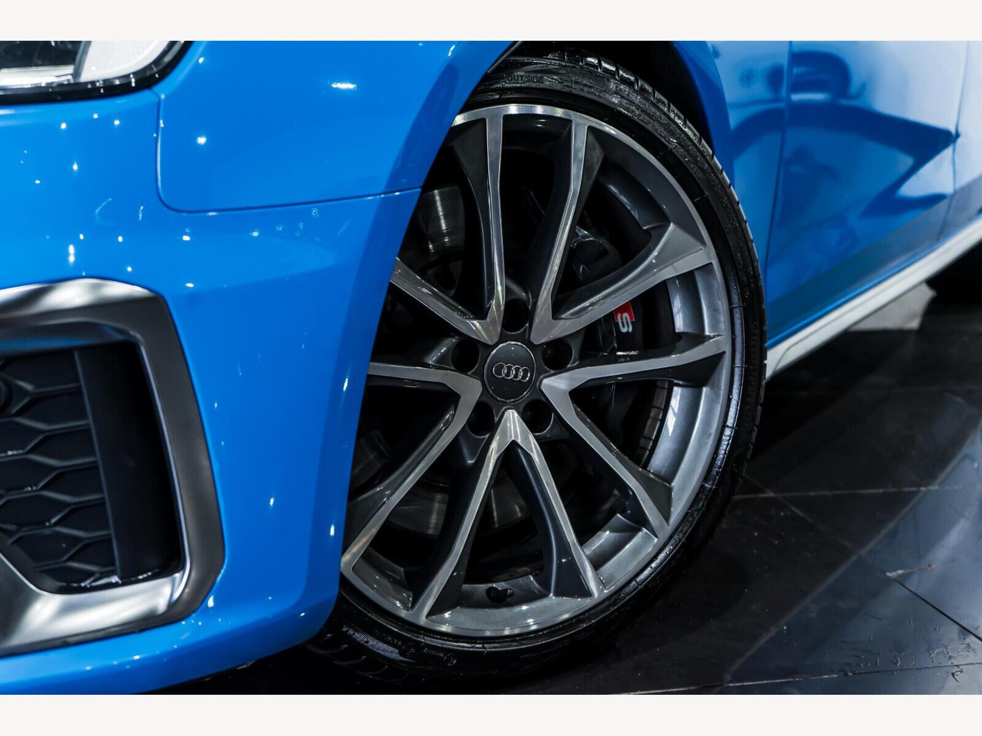 2019 Audi S4 Avant image 10