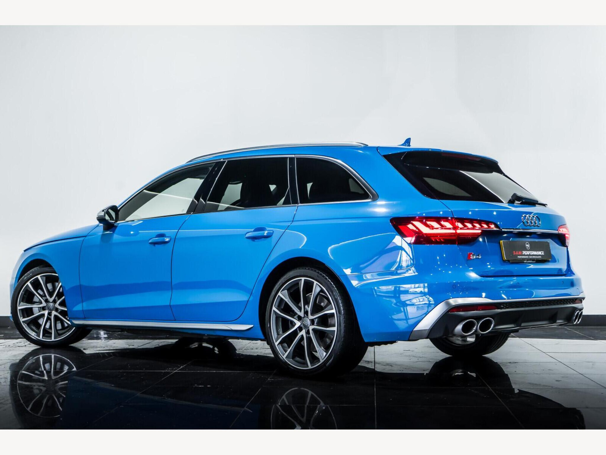 2019 Audi S4 Avant image 4