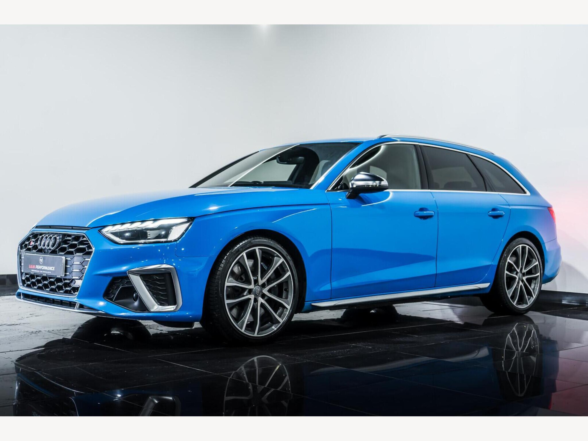 2019 Audi S4 Avant image 5