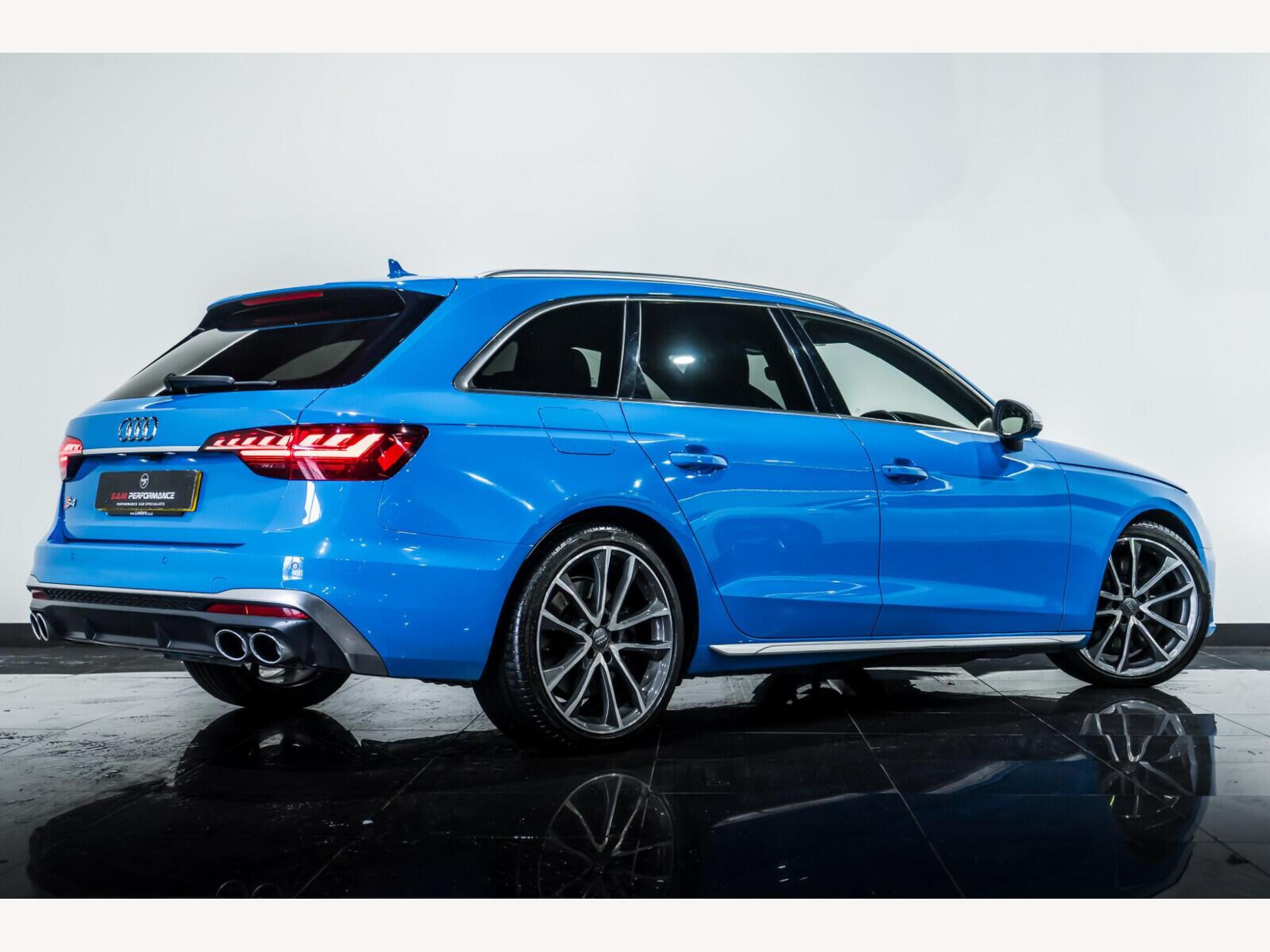 2019 Audi S4 Avant image 3