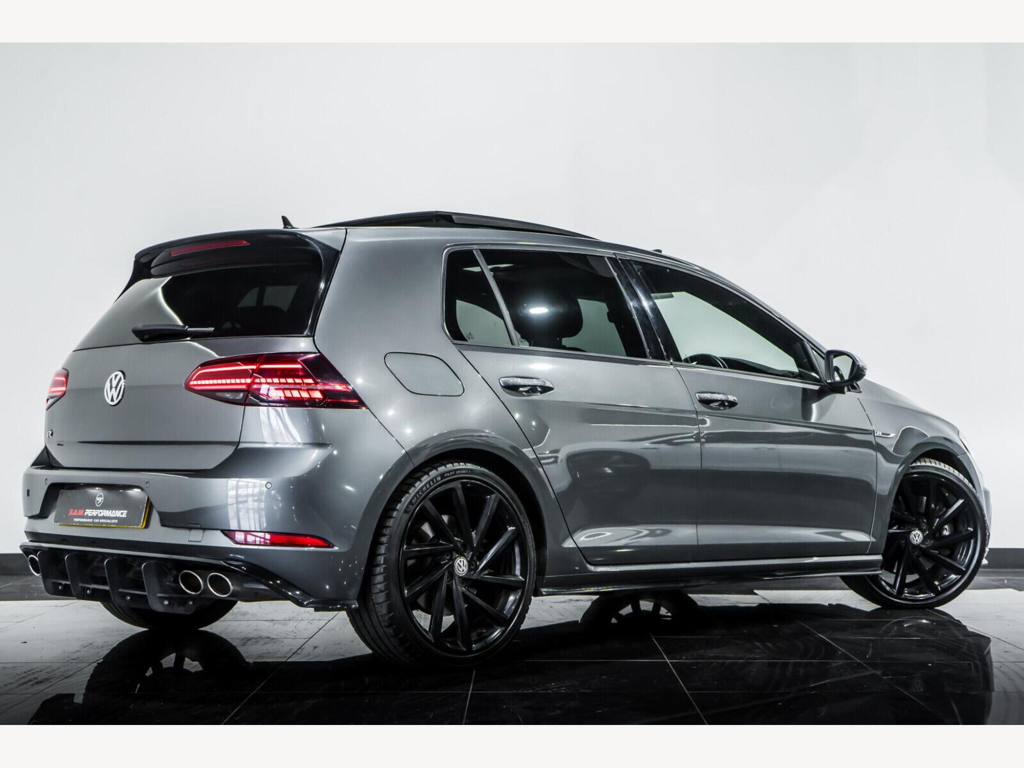2019 Volkswagen Golf image 3
