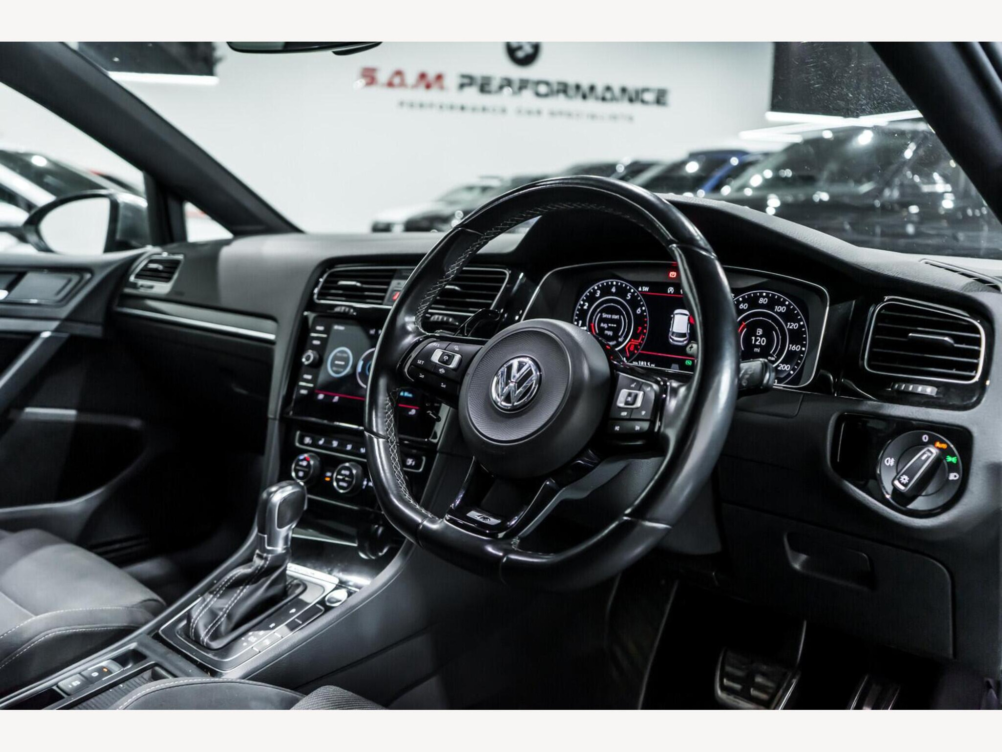 2019 Volkswagen Golf image 9