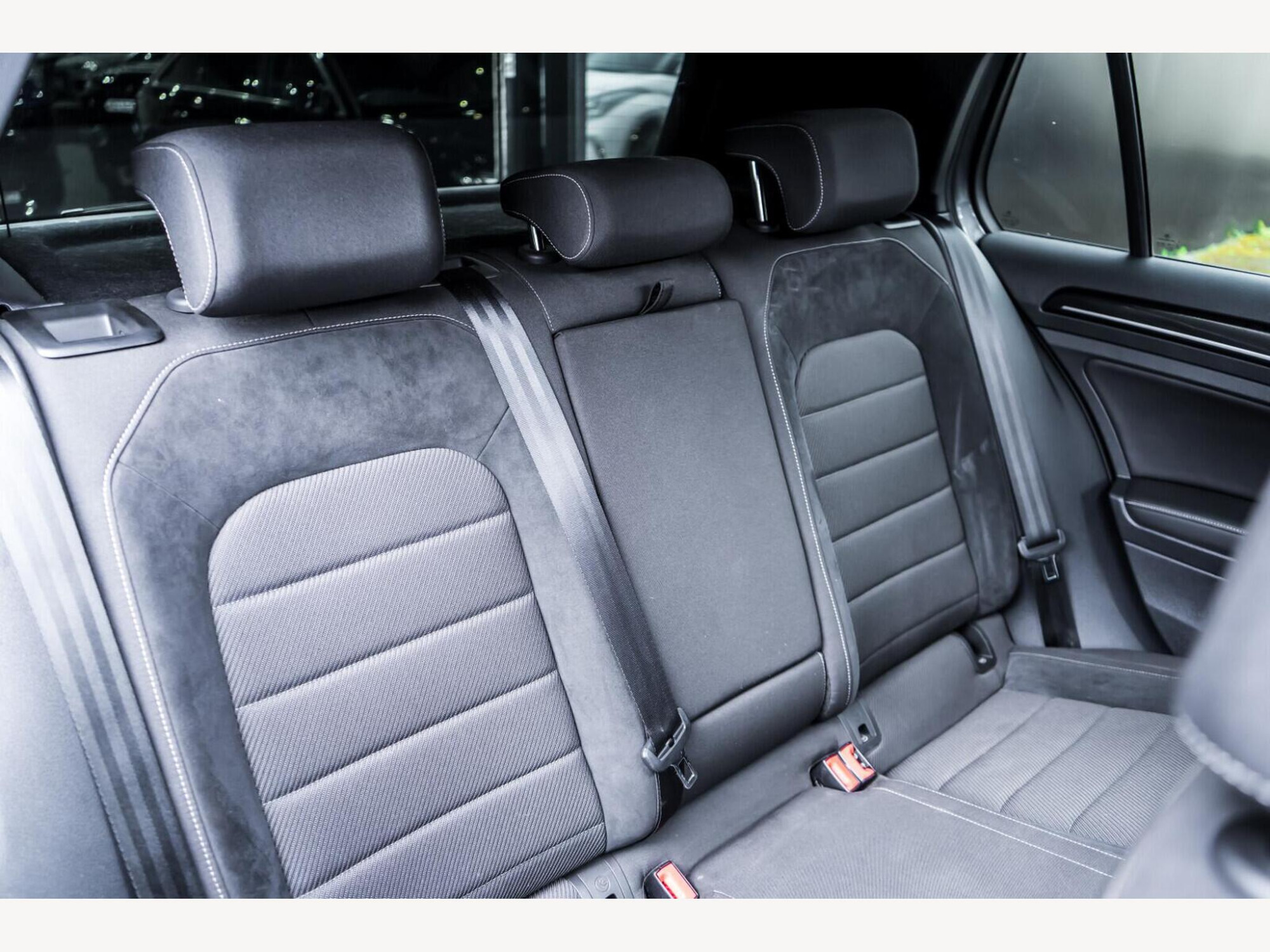 2019 Volkswagen Golf image 13