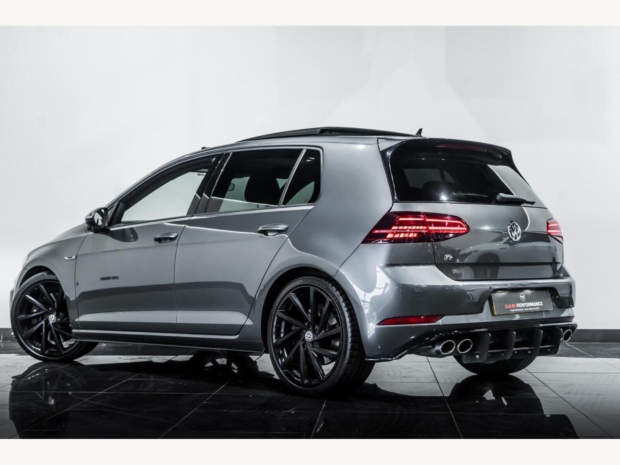 2019 Volkswagen Golf image 4