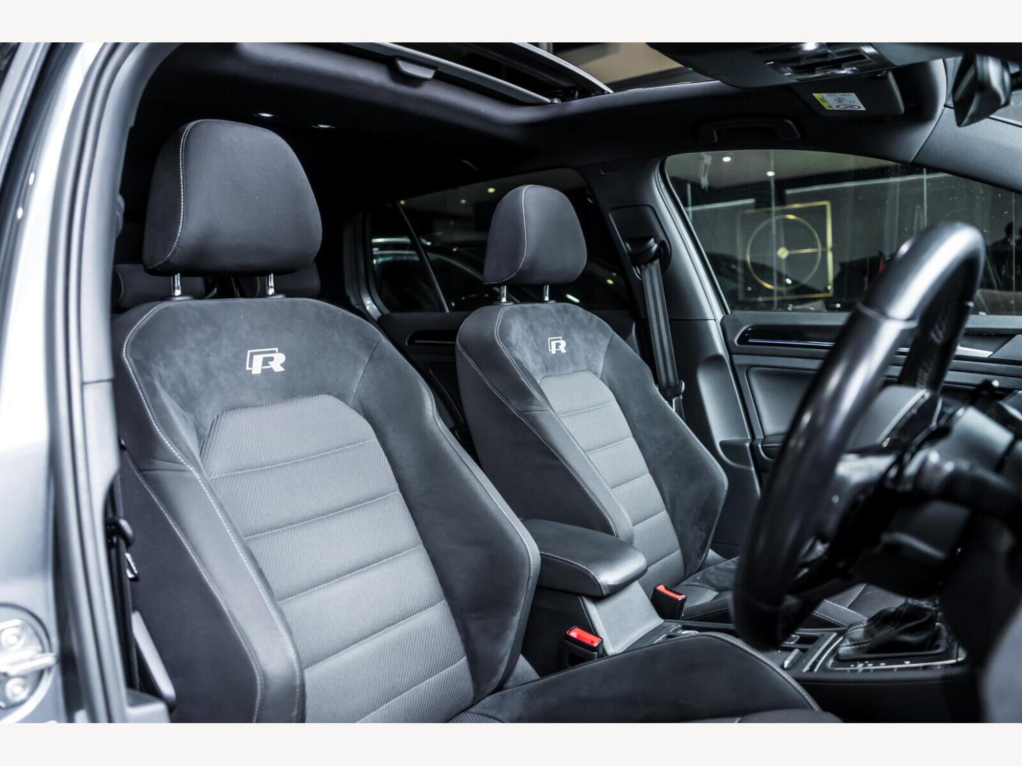2019 Volkswagen Golf image 11