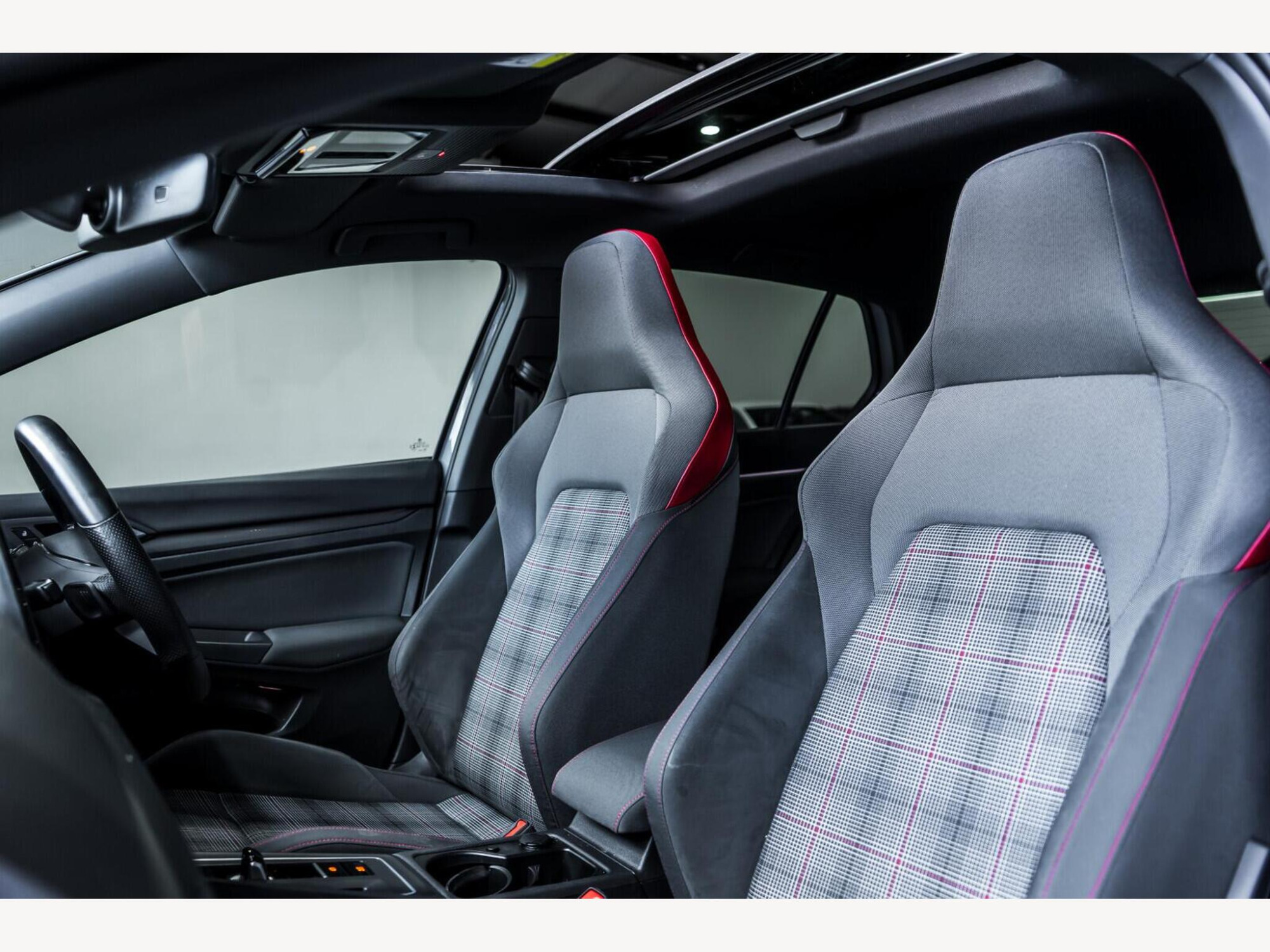 2021 Volkswagen Golf image 12