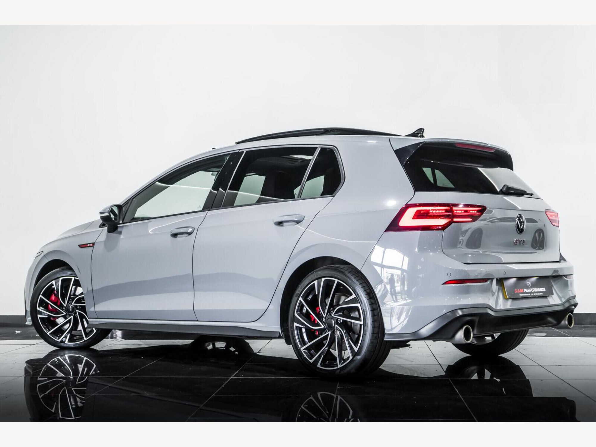 2021 Volkswagen Golf image 4