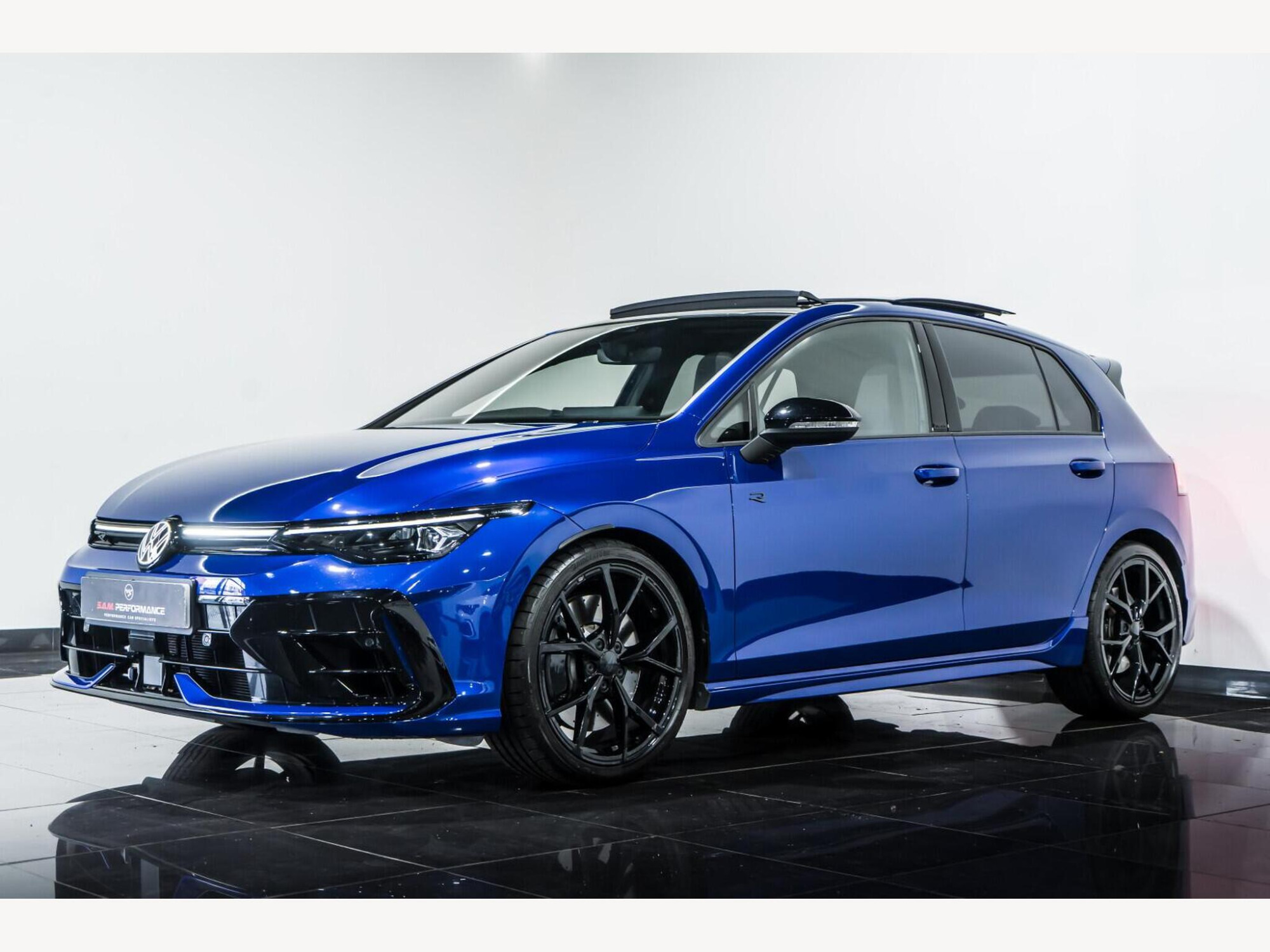 2025 Volkswagen Golf image 5