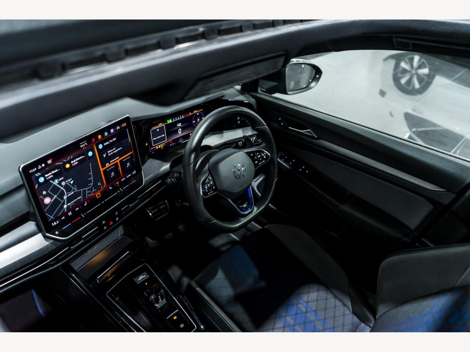 2025 Volkswagen Golf image 11
