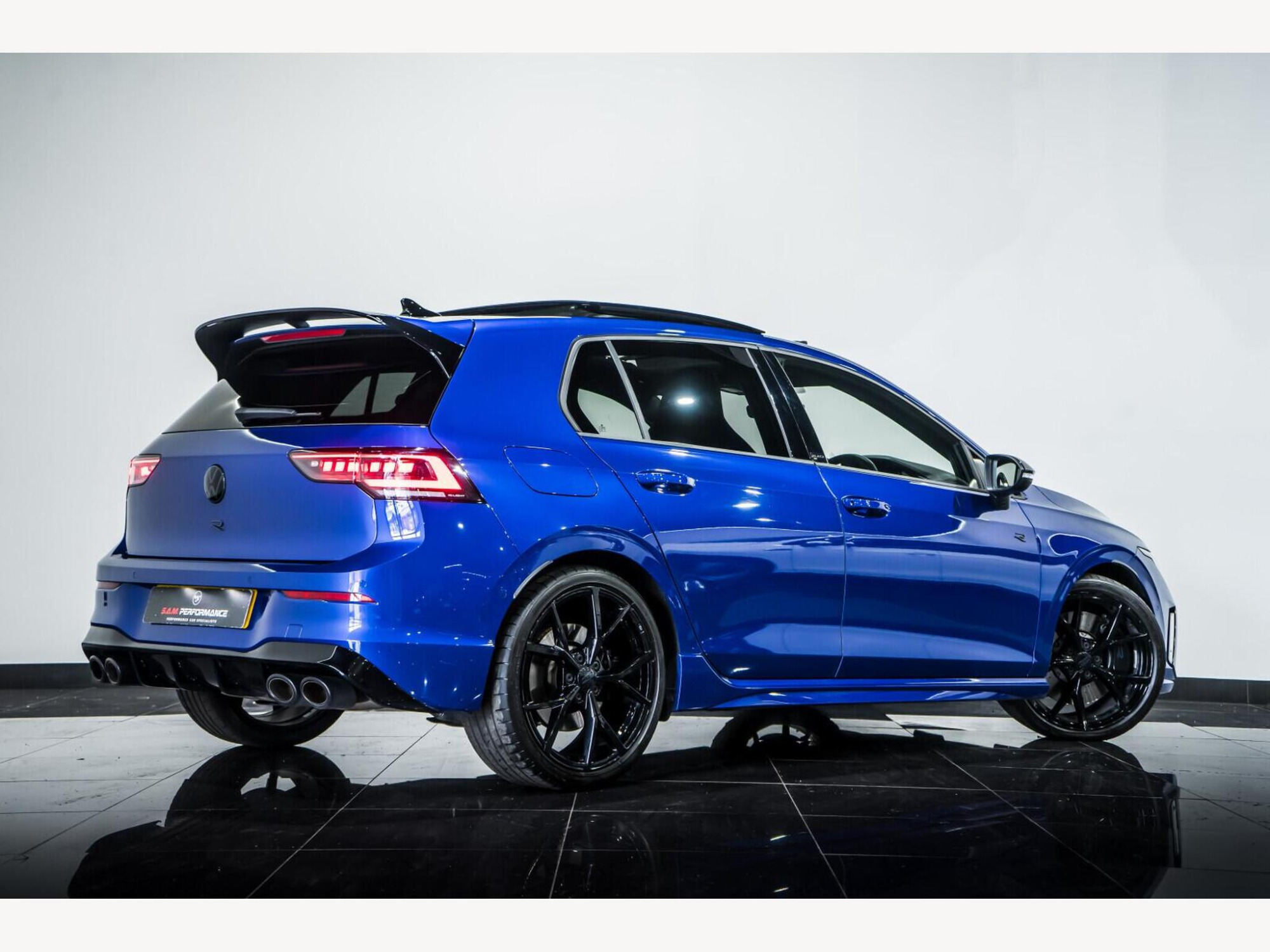 2025 Volkswagen Golf image 3