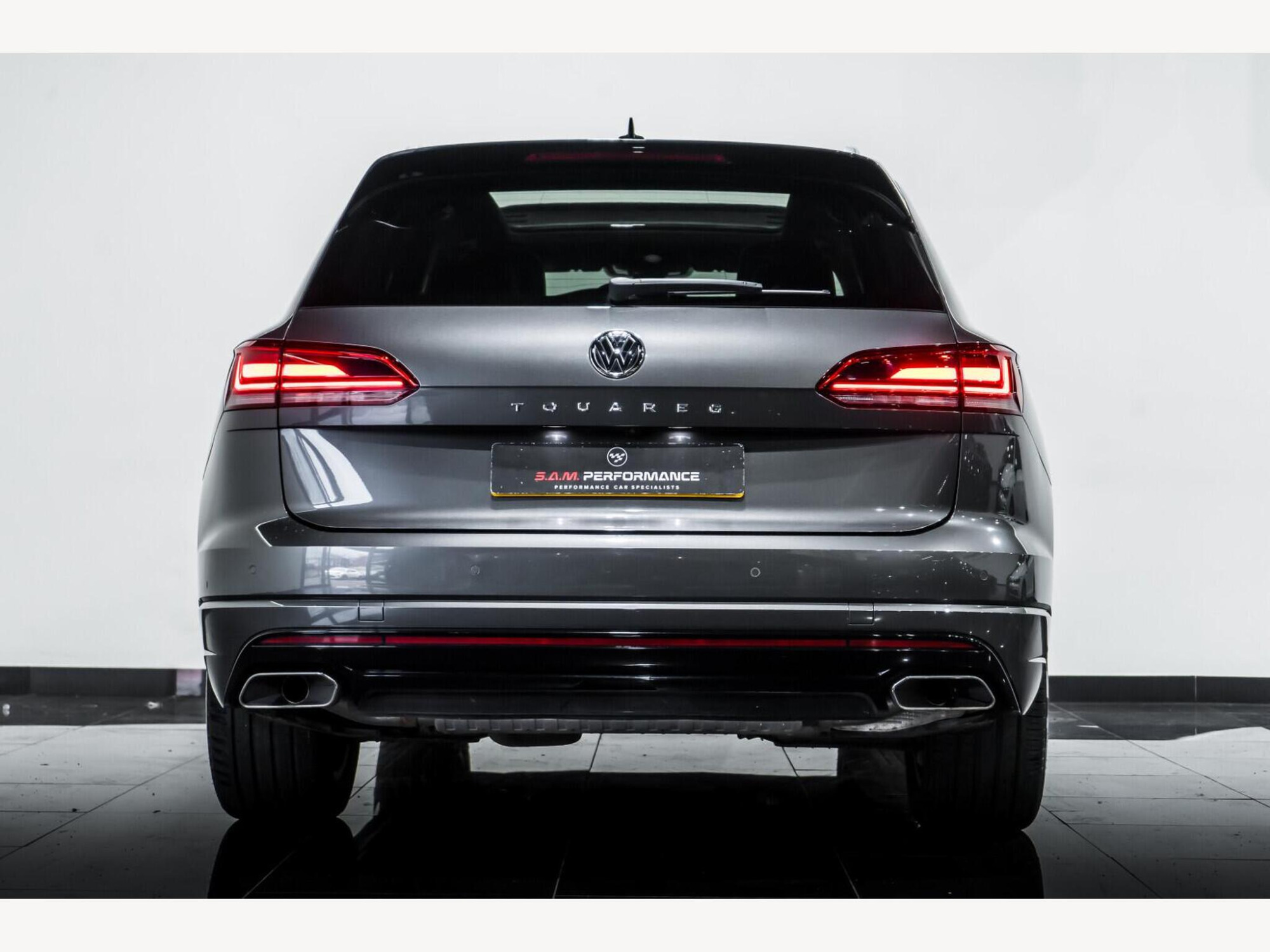 2019 Volkswagen Touareg image 5