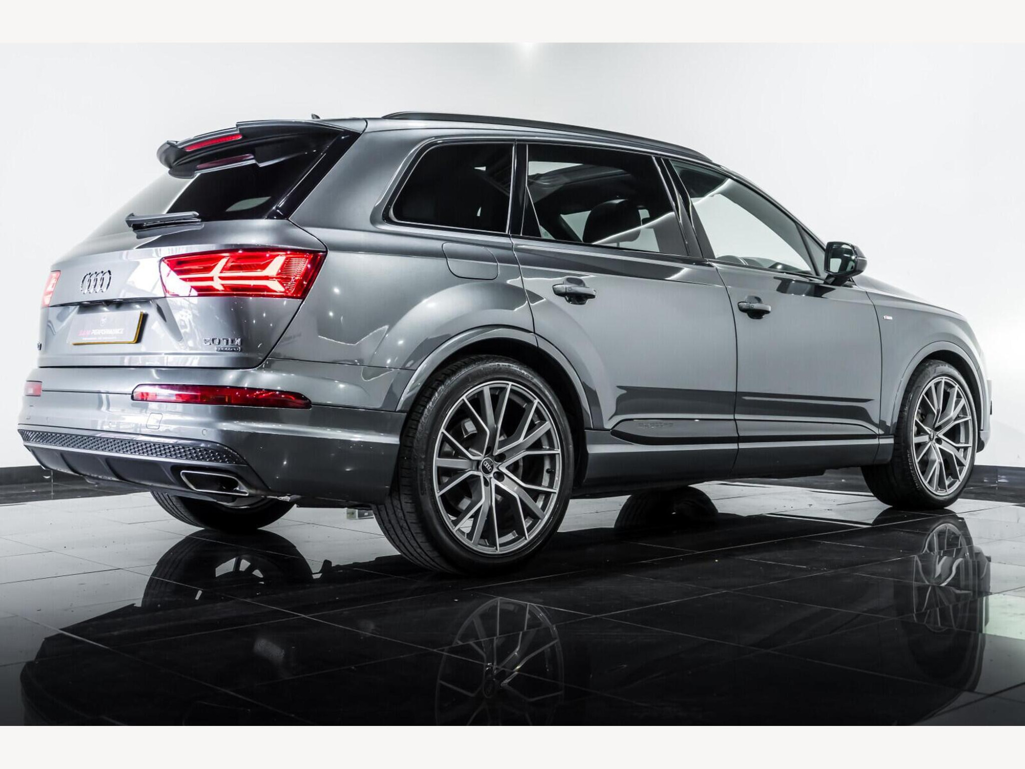 2018 Audi Q7 image 6
