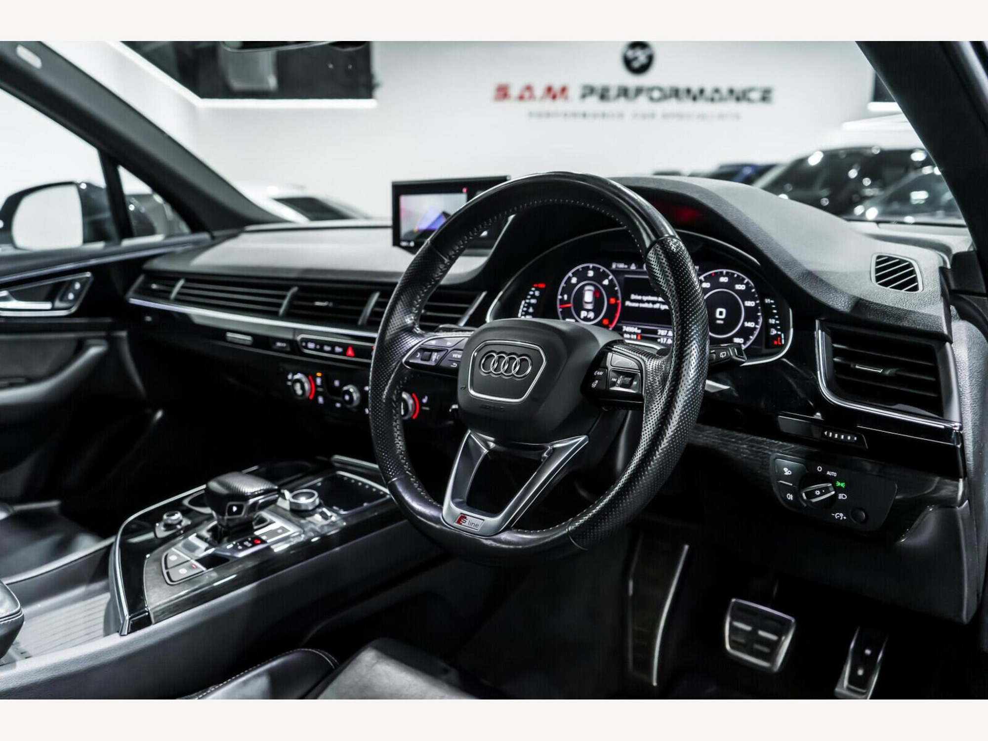 2018 Audi Q7 image 11