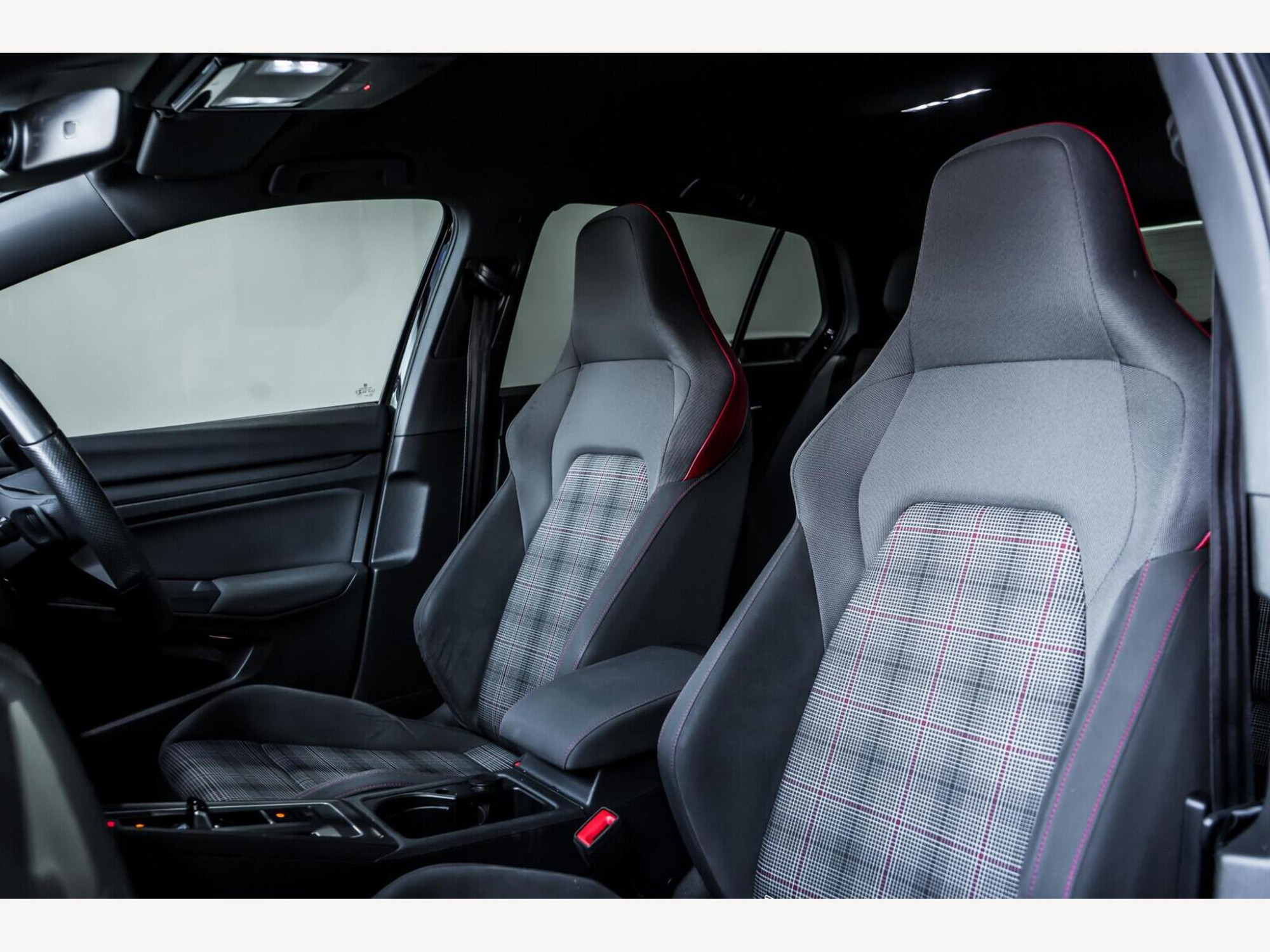 2020 Volkswagen Golf image 13