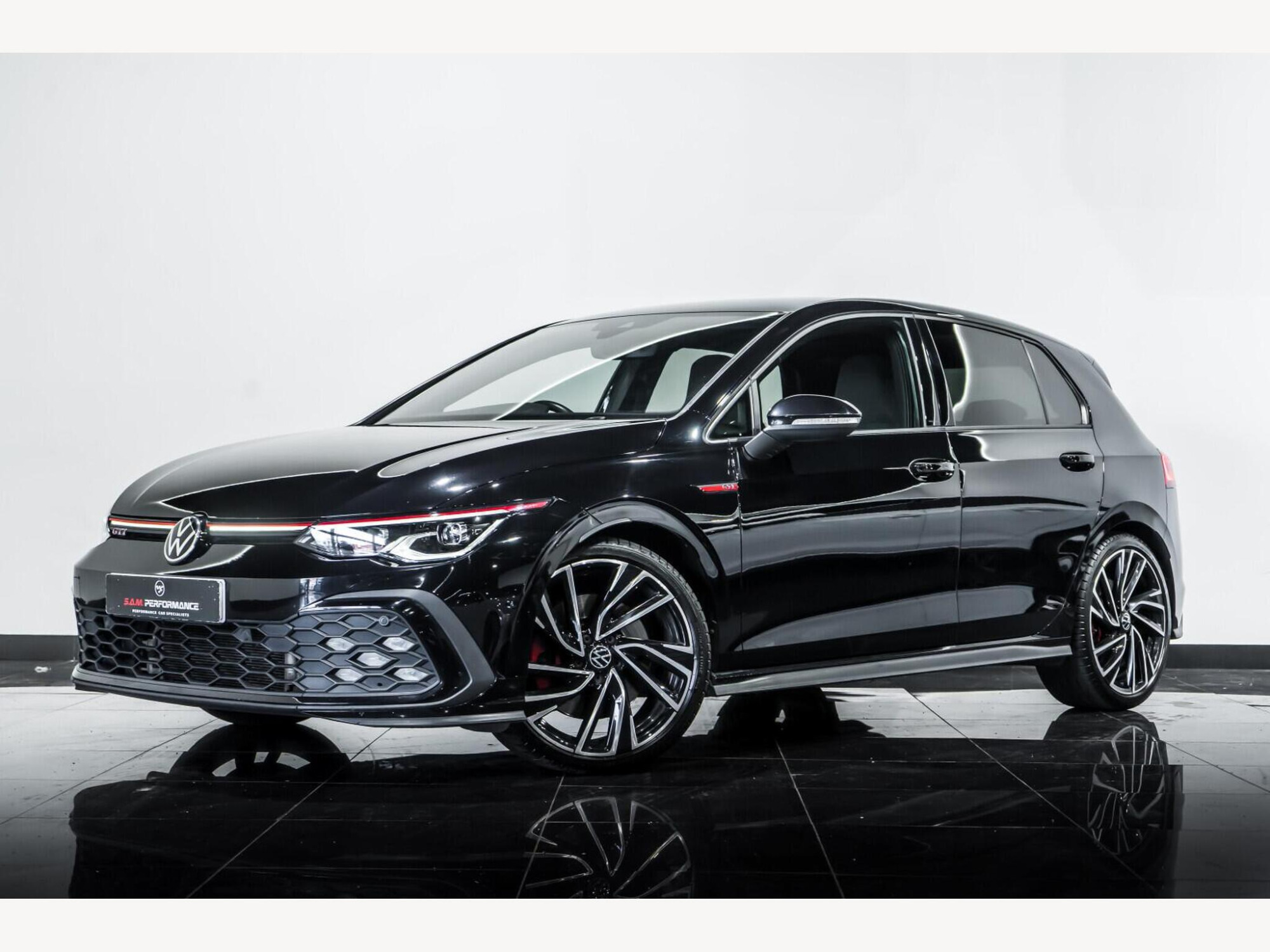 2020 Volkswagen Golf image 2