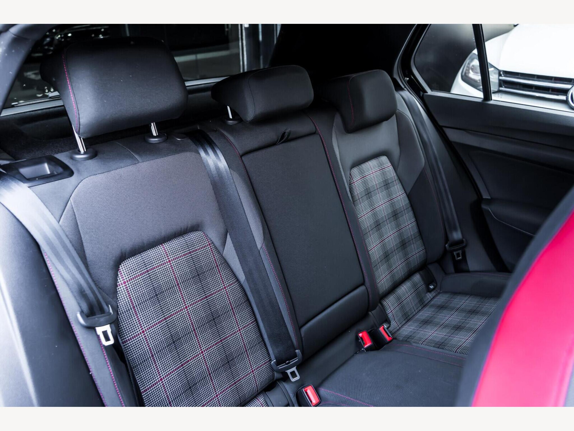 2020 Volkswagen Golf image 14