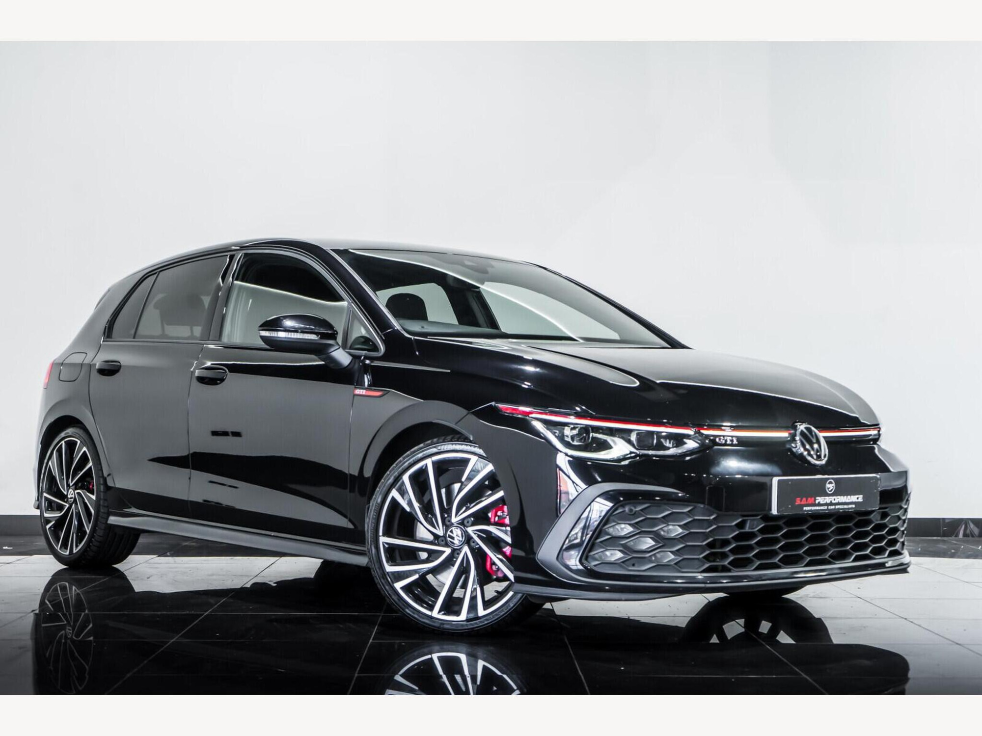 2020 Volkswagen Golf image 1