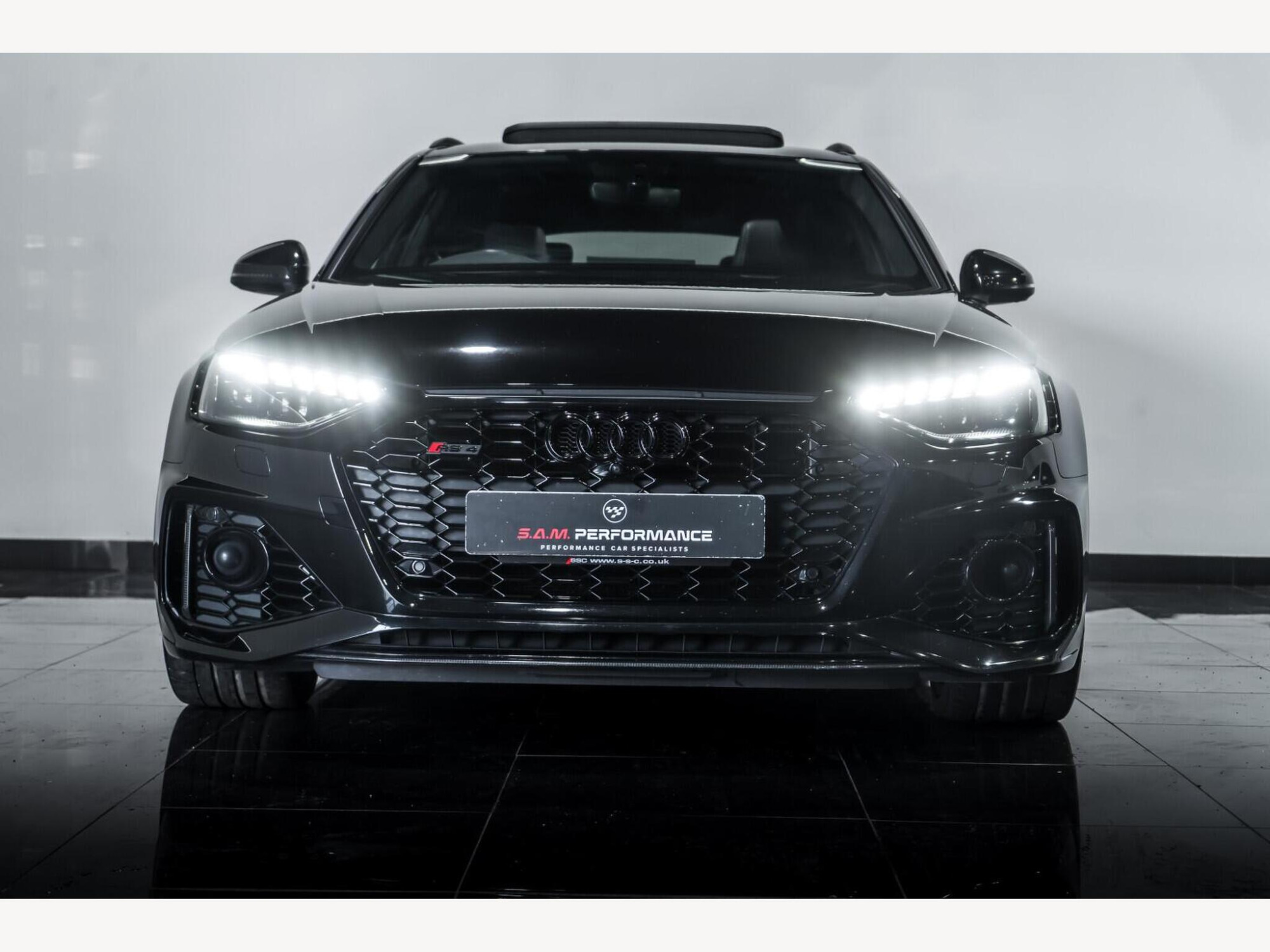 2021 Audi RS4 Avant image 7