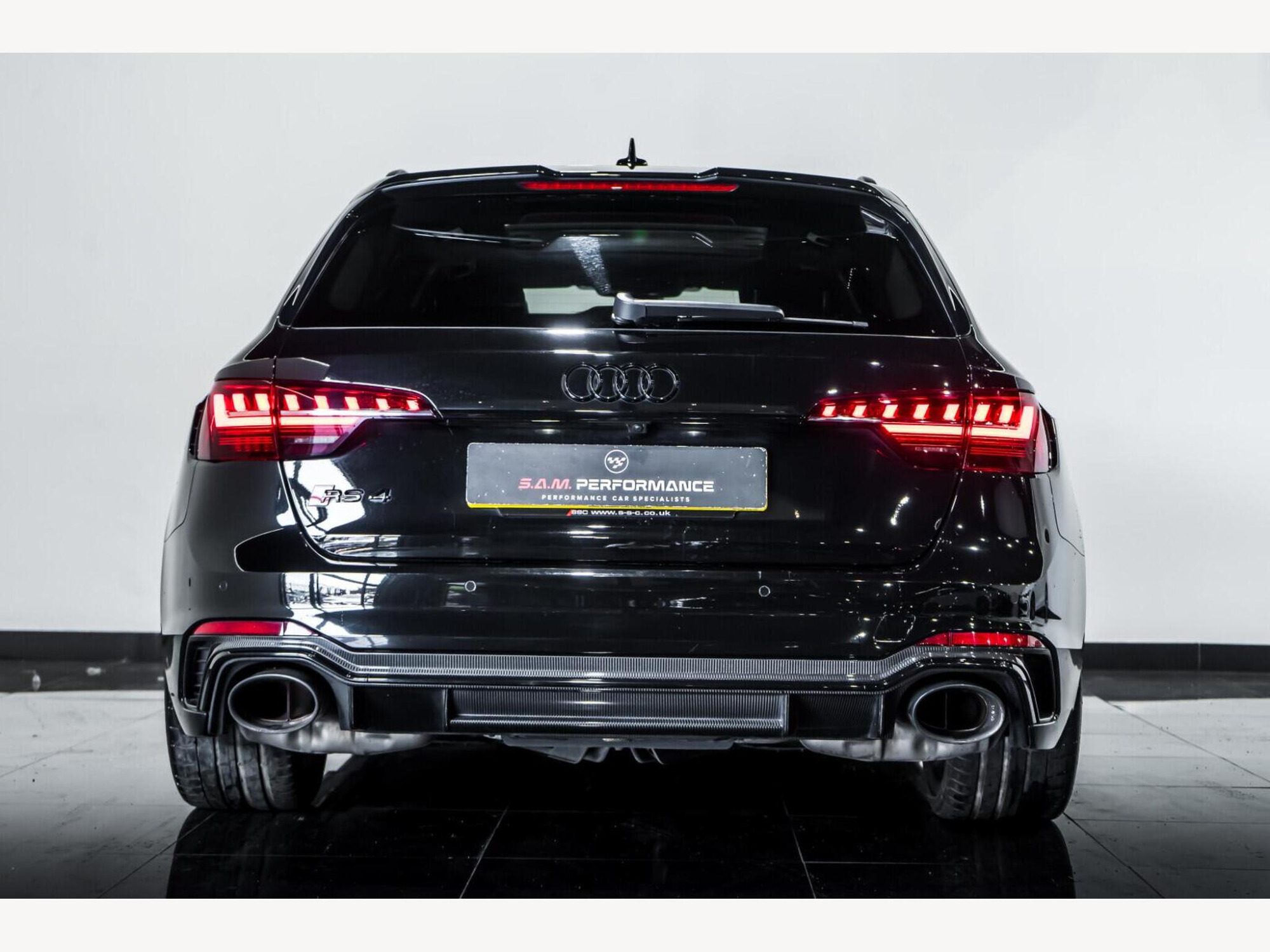 2021 Audi RS4 Avant image 8