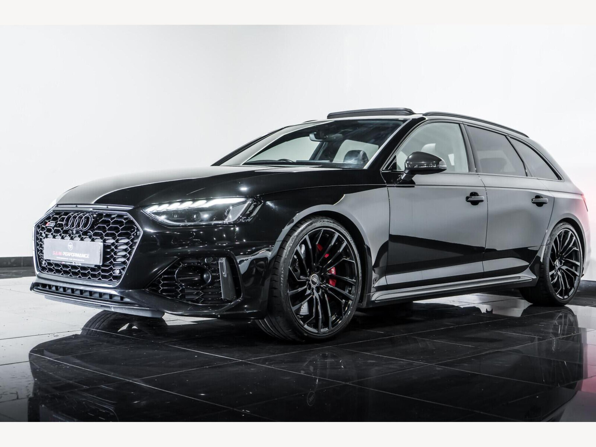 2021 Audi RS4 Avant image 5