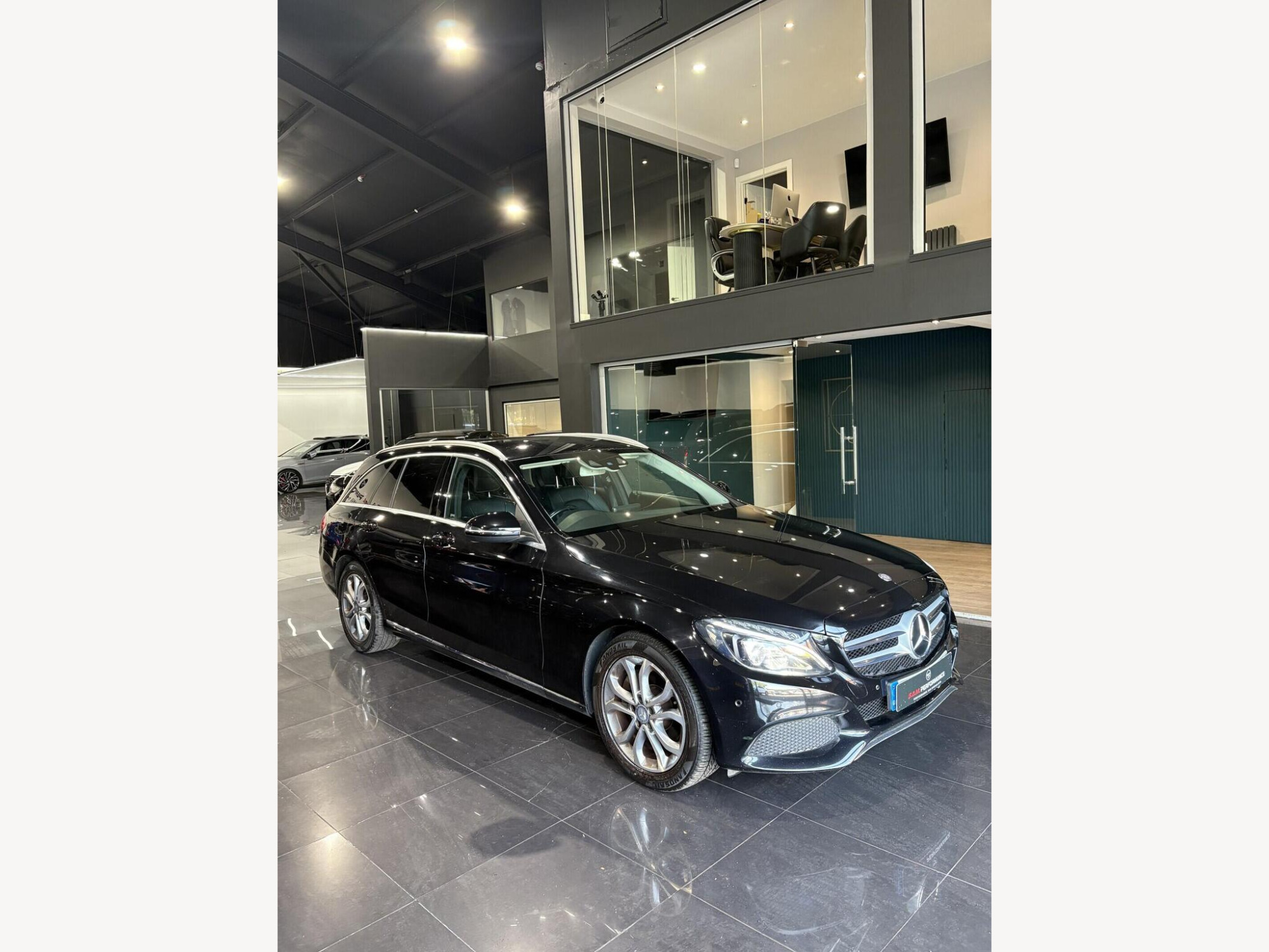 2016 Mercedes-Benz C Class image 1