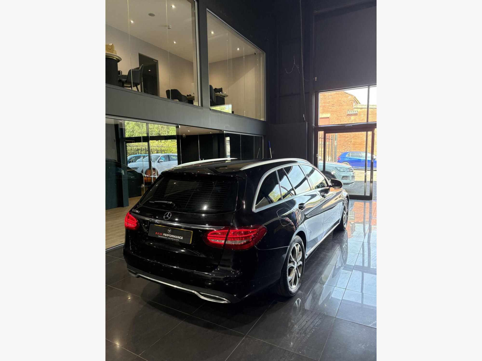 2016 Mercedes-Benz C Class image 3