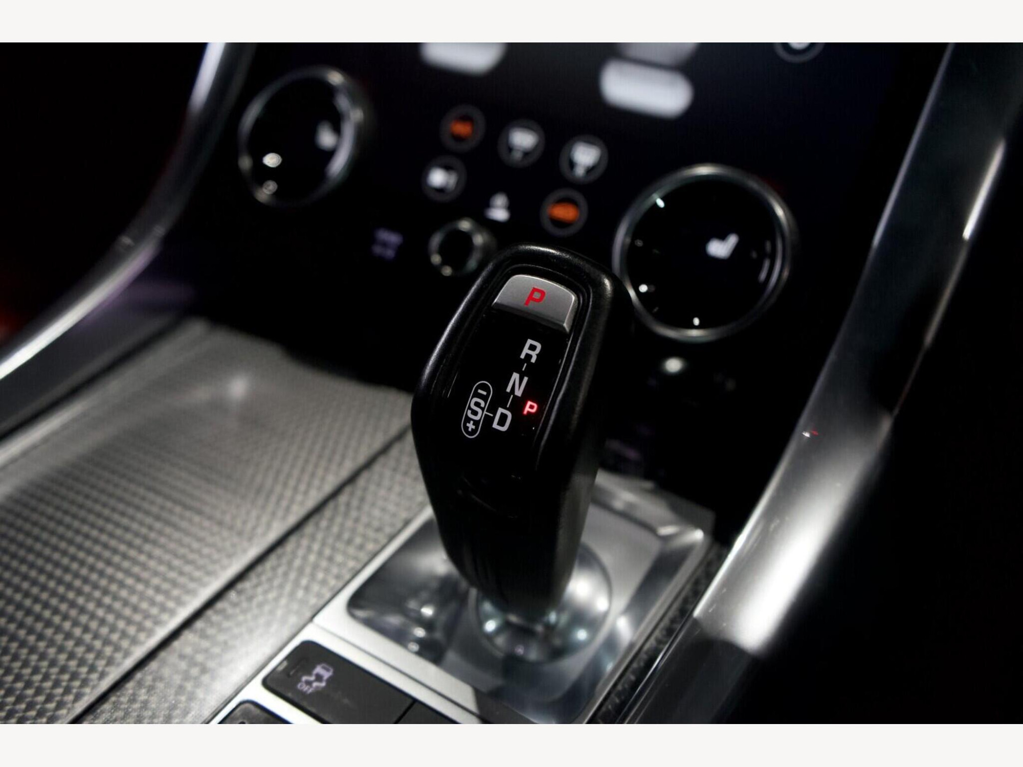 2019 Land Rover Range Rover Sport image 19