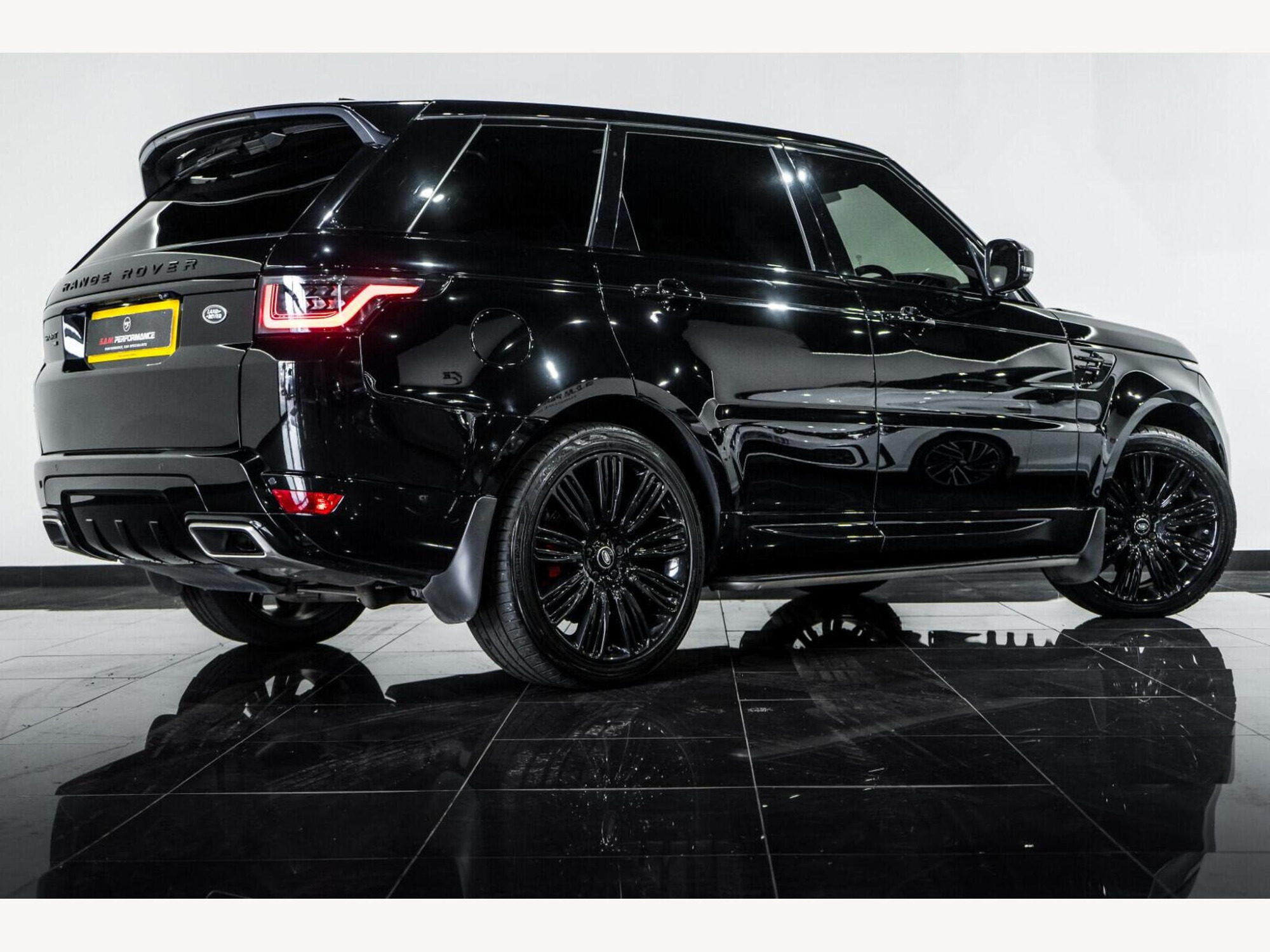 2019 Land Rover Range Rover Sport image 3