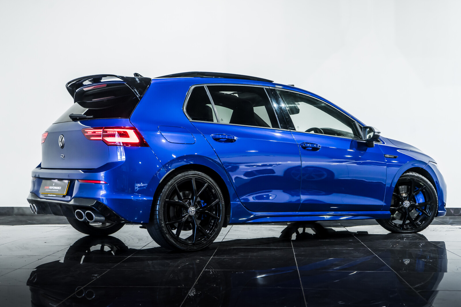 2023 Volkswagen Golf image 3