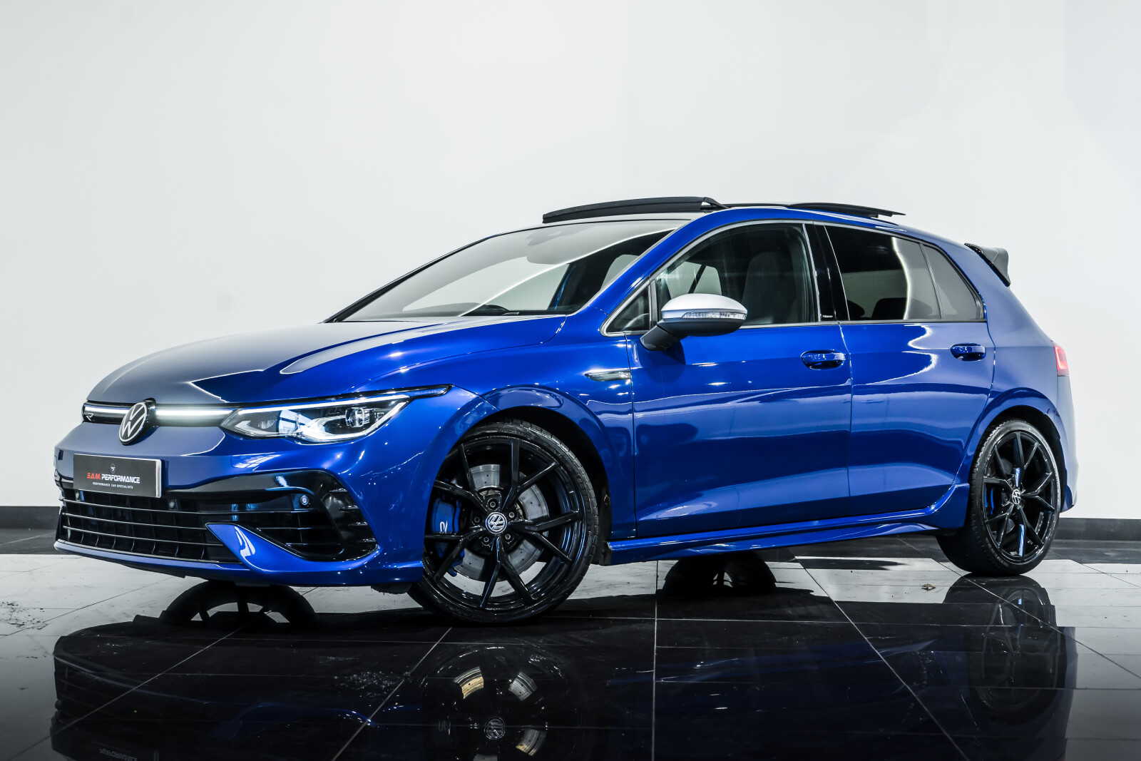 2023 Volkswagen Golf image 2