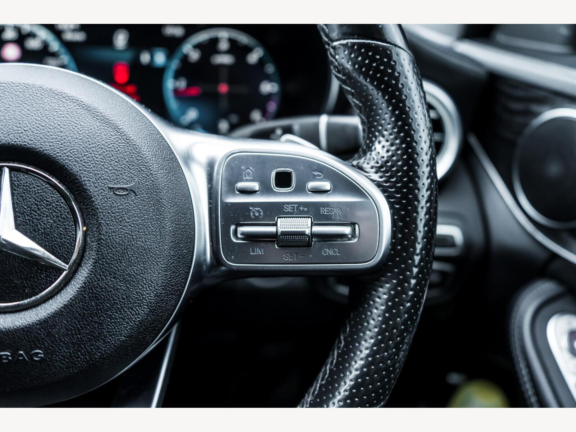 2018 Mercedes-Benz C Class image 10
