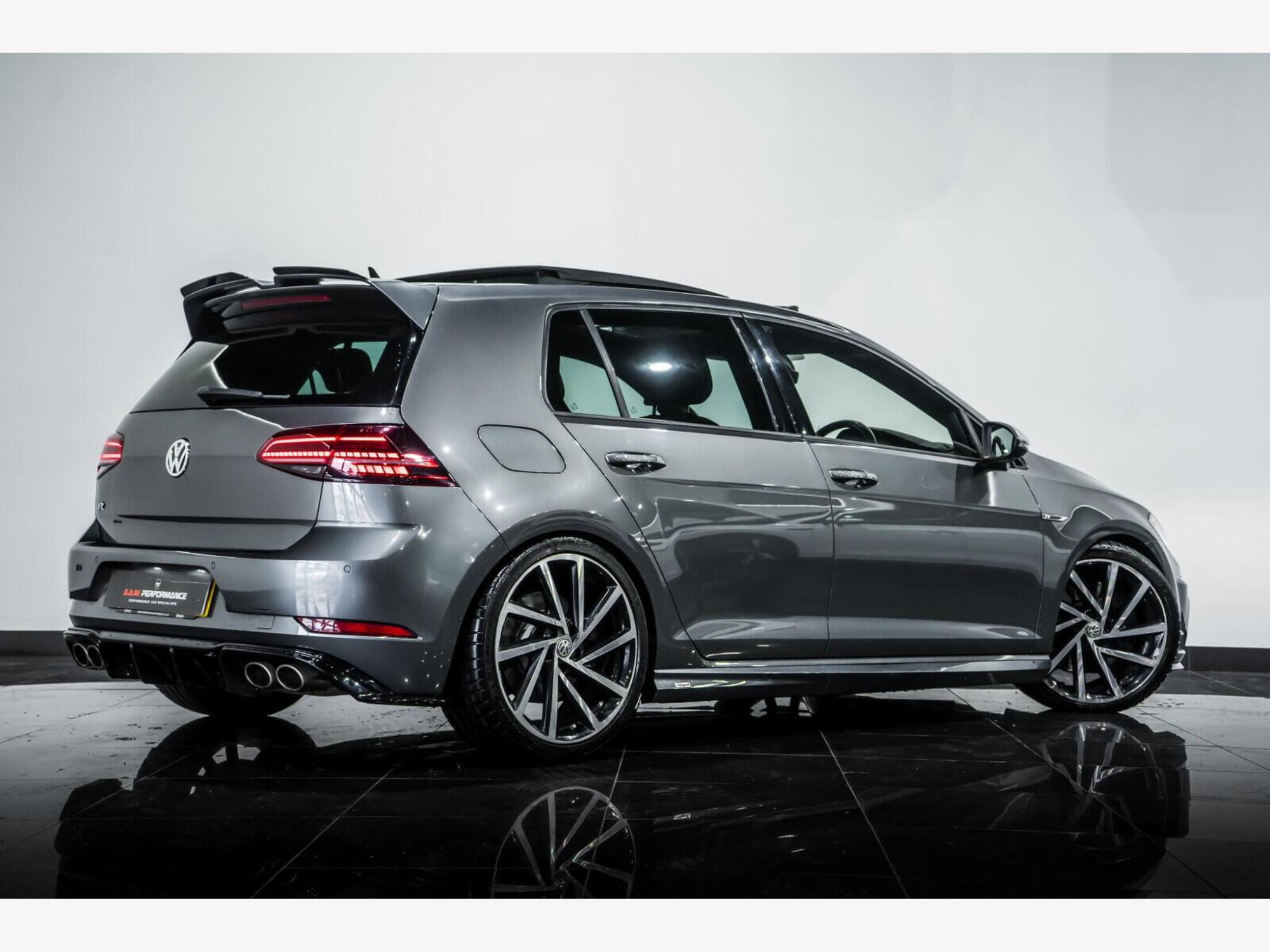 2019 Volkswagen Golf image 3