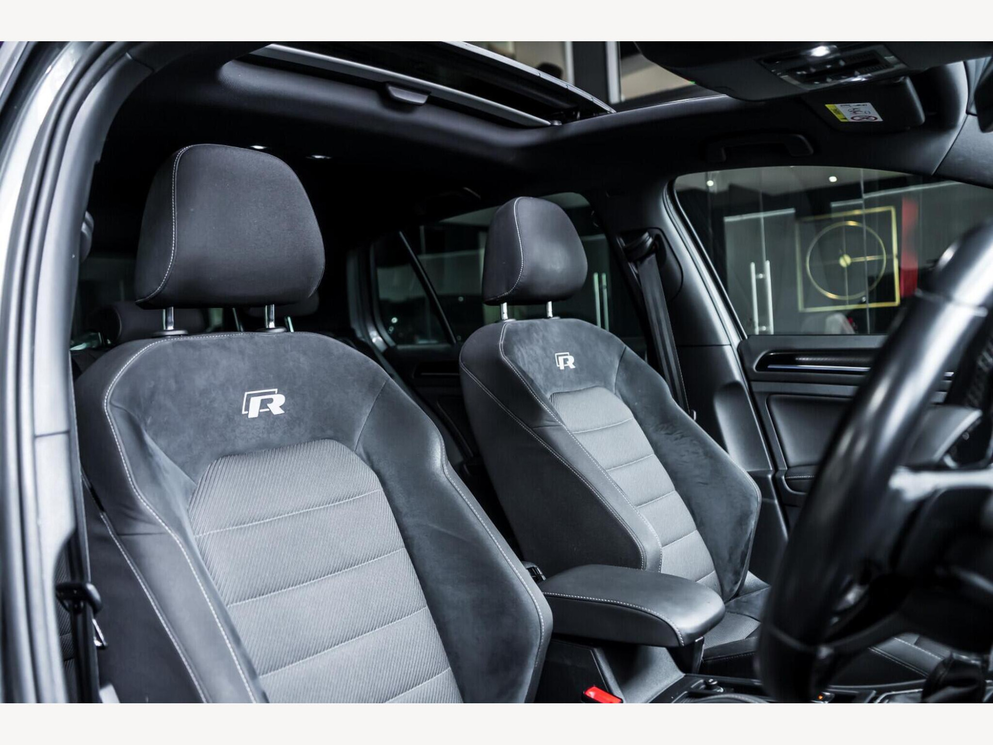 2019 Volkswagen Golf image 12