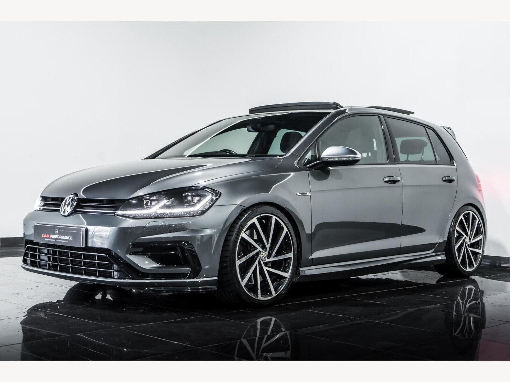 2019 Volkswagen Golf image 5