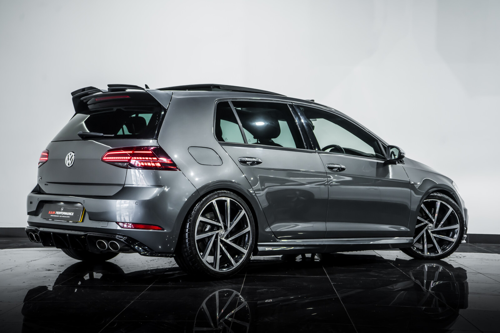 2019 Volkswagen Golf image 3