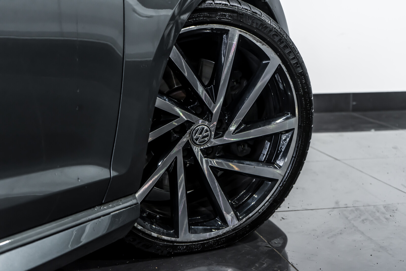 2019 Volkswagen Golf image 9