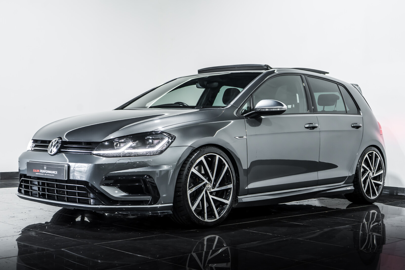 2019 Volkswagen Golf image 5
