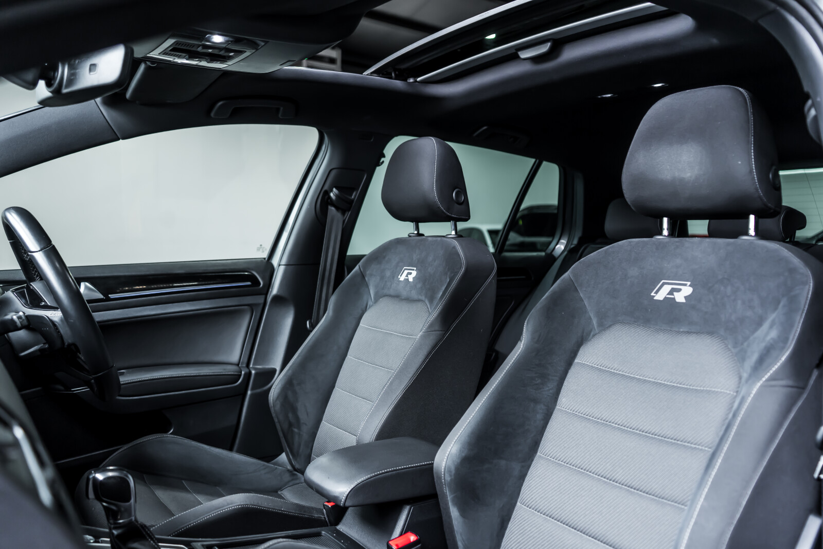 2019 Volkswagen Golf image 13