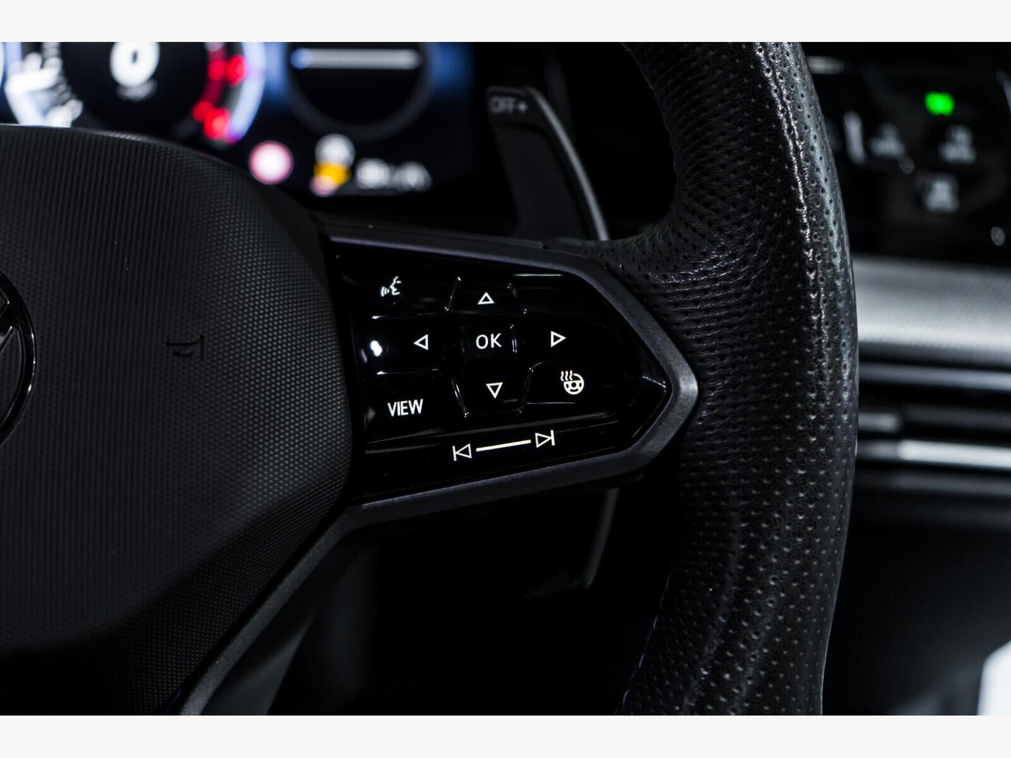 2025 Volkswagen Golf image 19