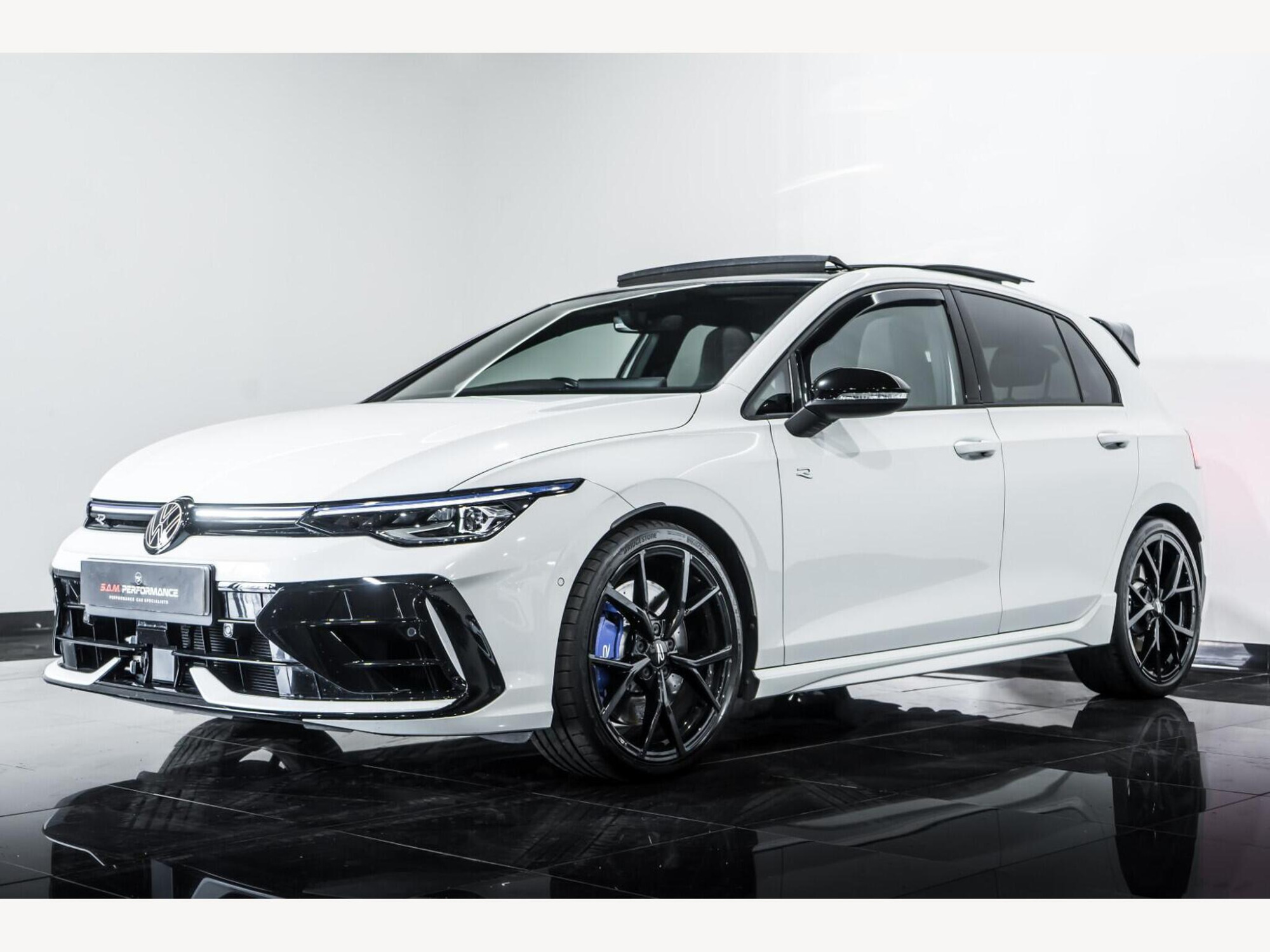 2025 Volkswagen Golf image 5