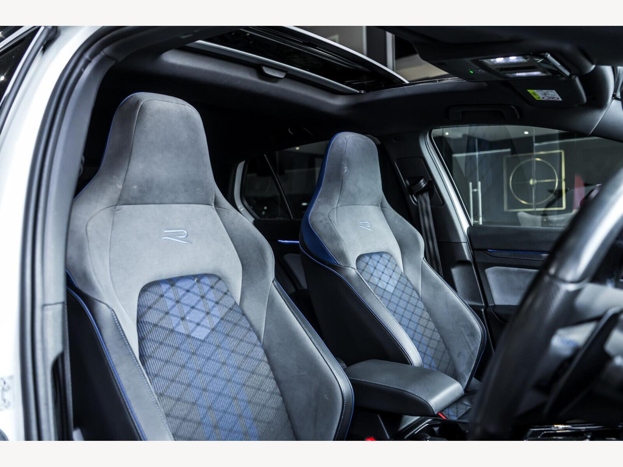 2025 Volkswagen Golf image 13