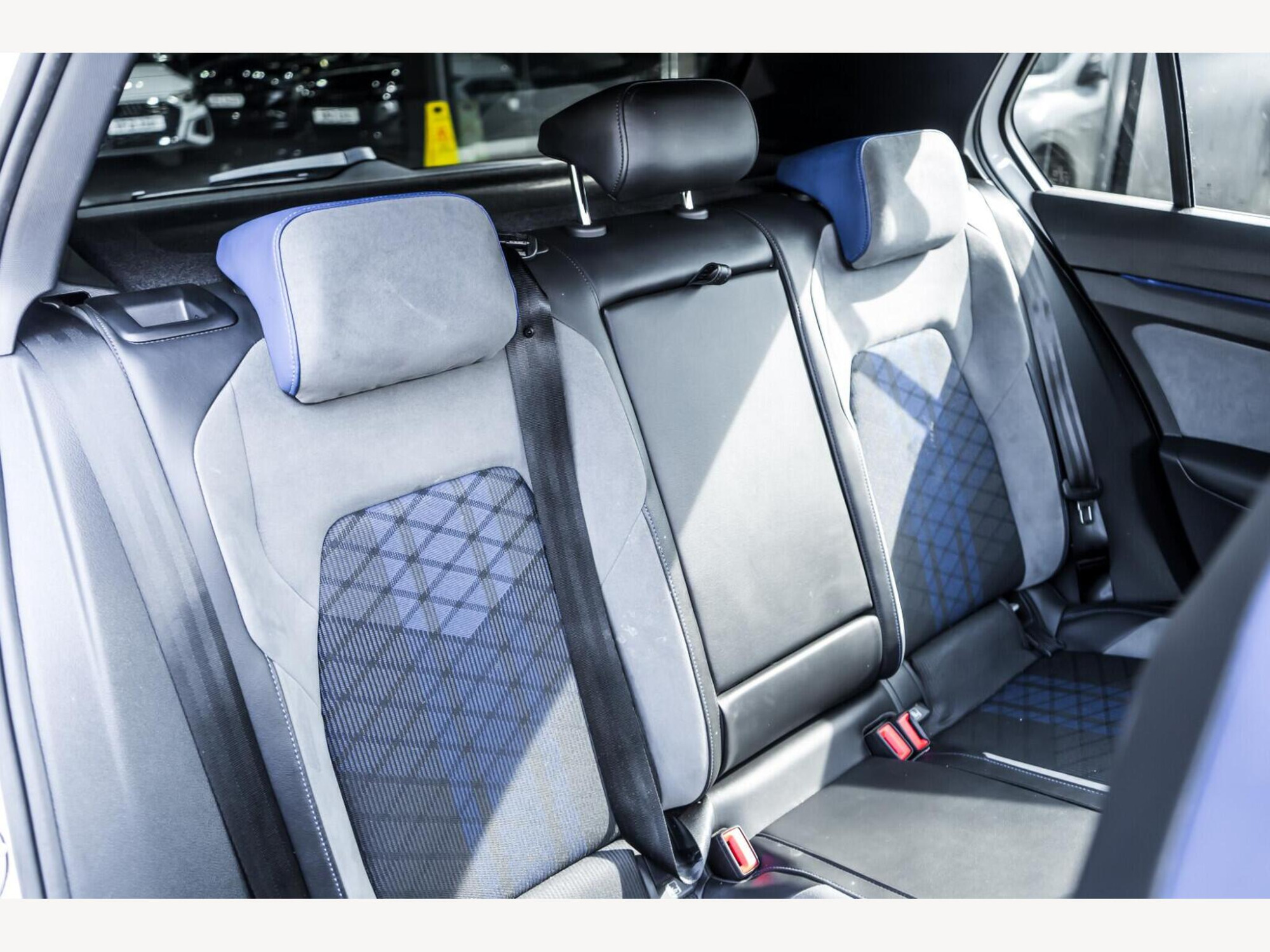 2025 Volkswagen Golf image 15