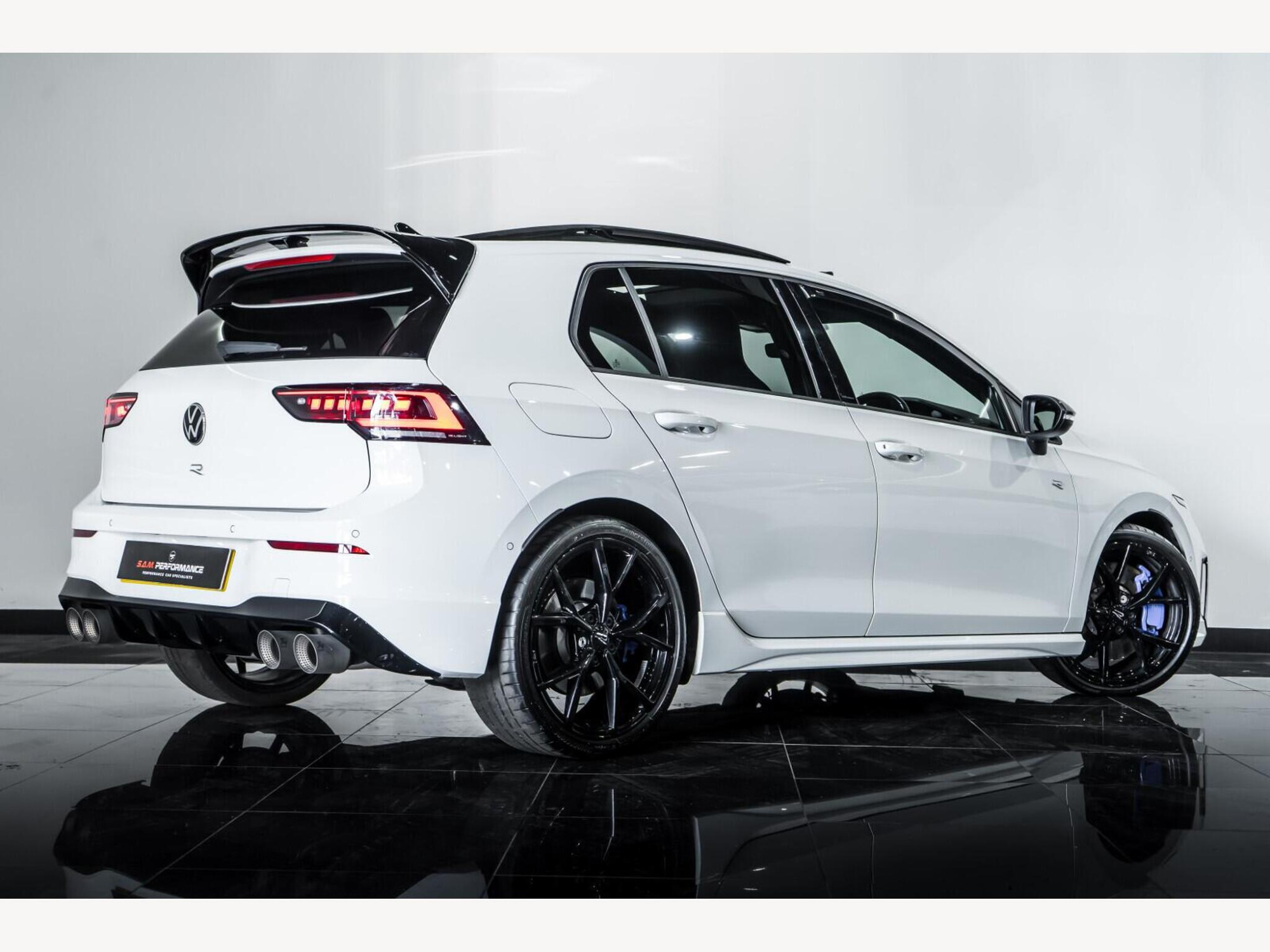 2025 Volkswagen Golf image 3
