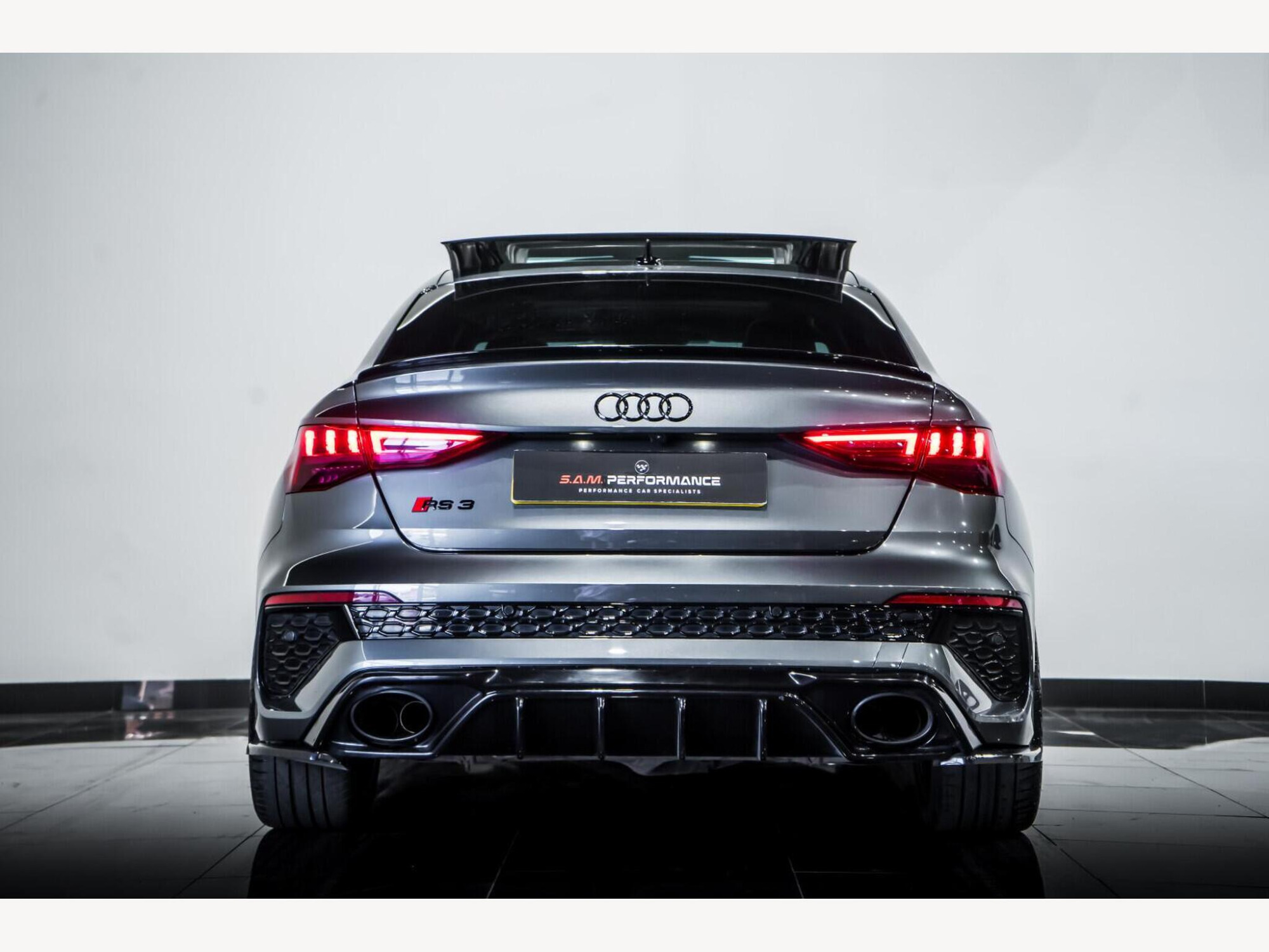 2022 Audi RS3 image 8