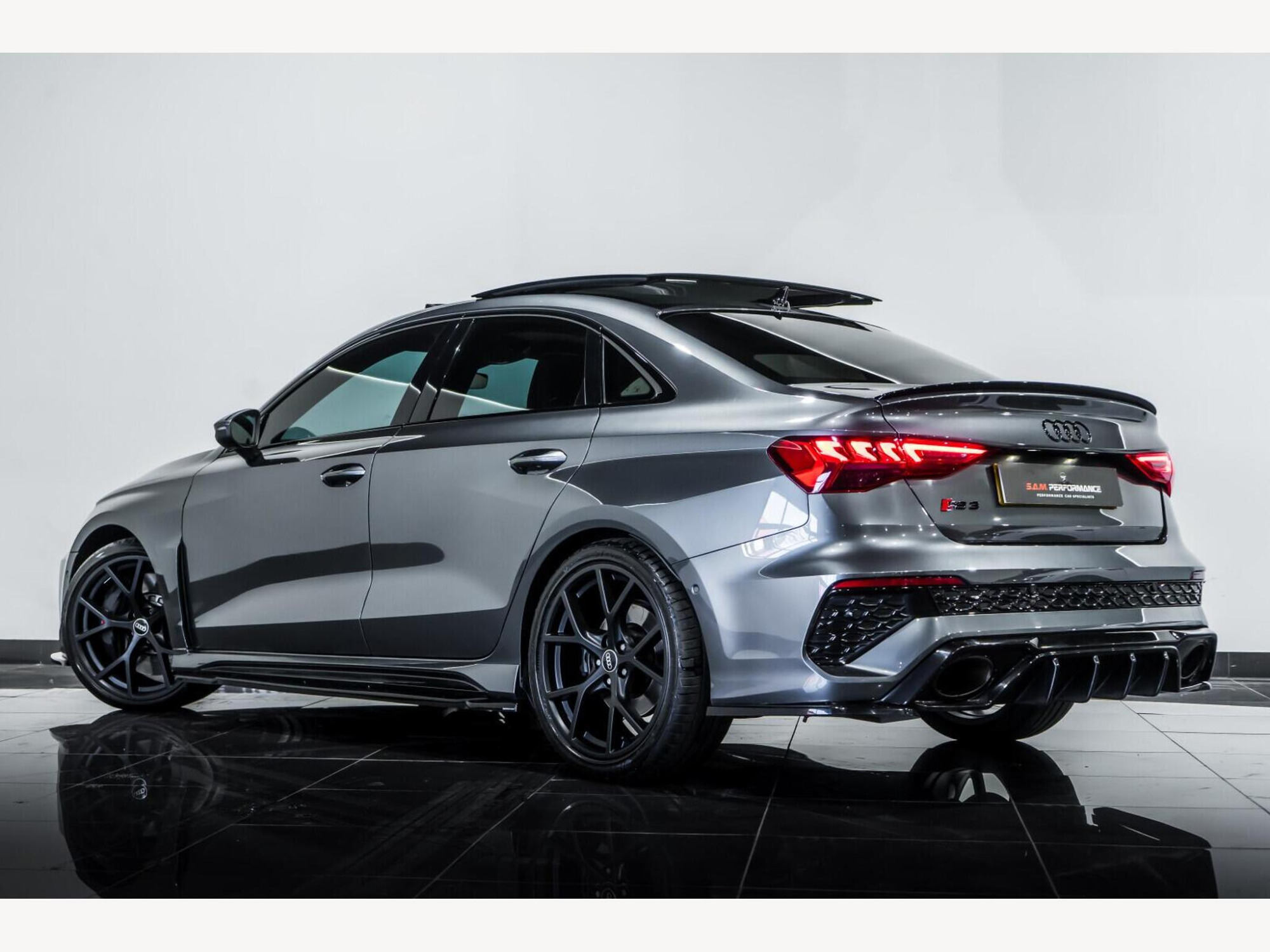 2022 Audi RS3 image 4