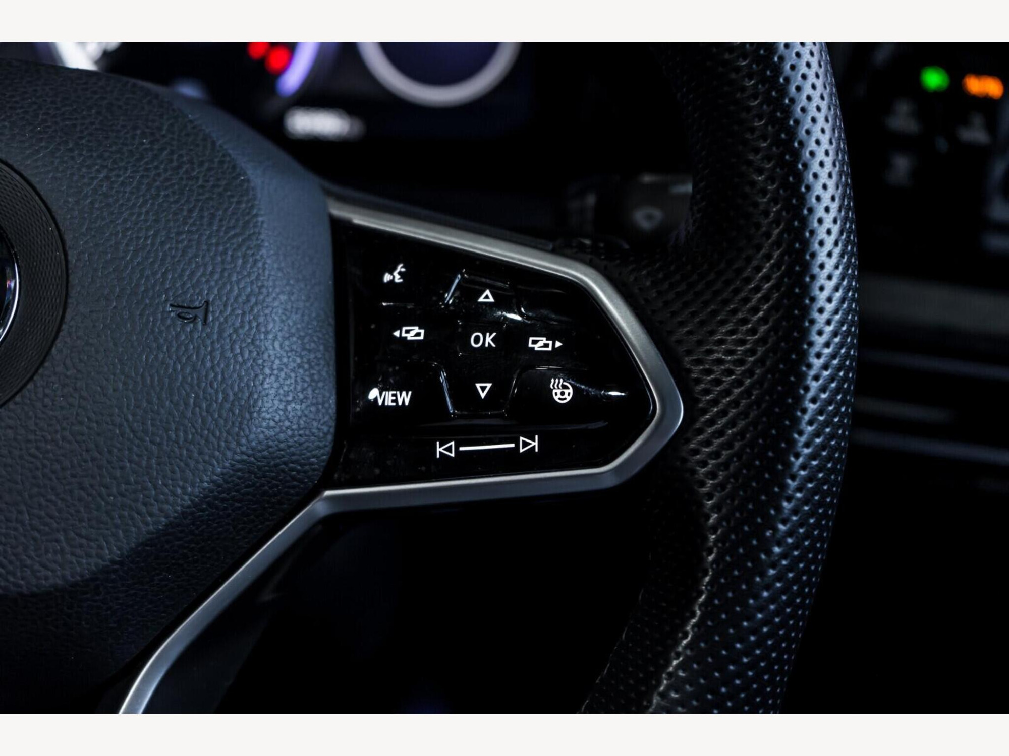 2022 Volkswagen Golf image 12