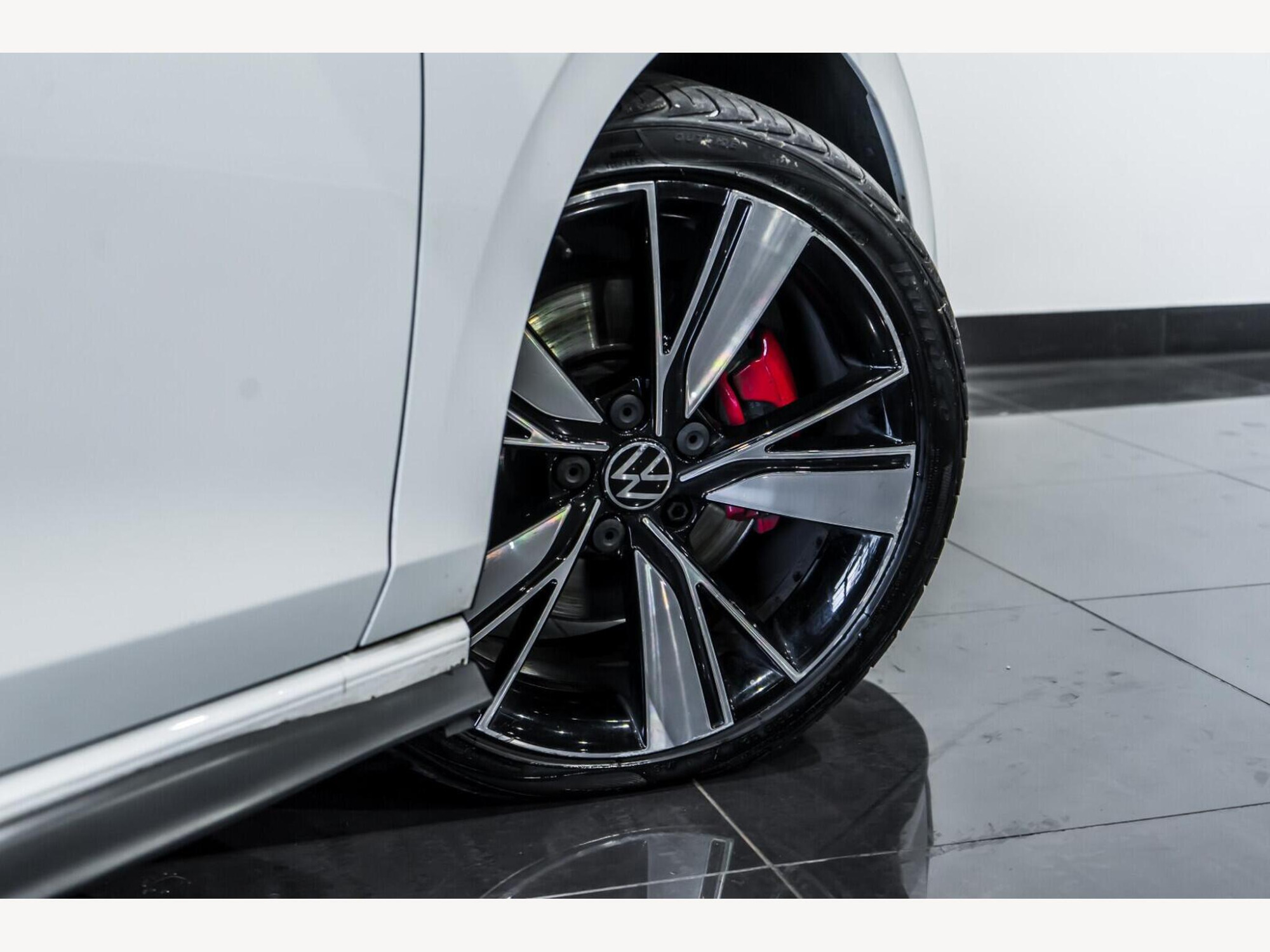 2022 Volkswagen Golf image 9